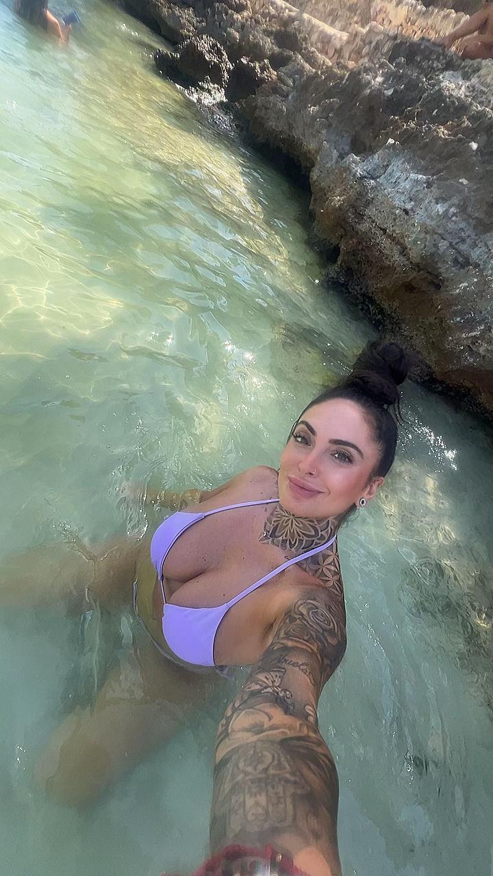 @𝒮 𝒶 𝓇 𝒶✨