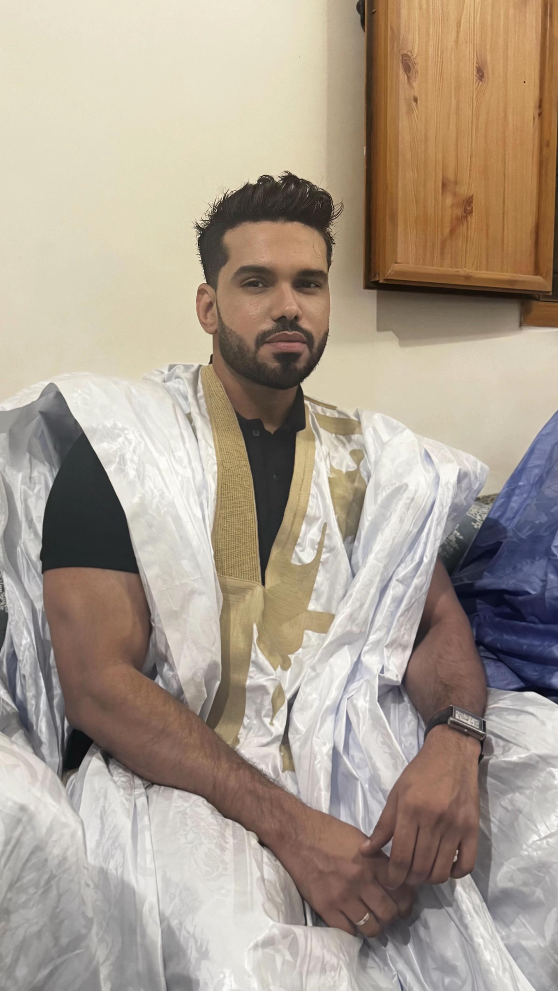 @آدم مولود
