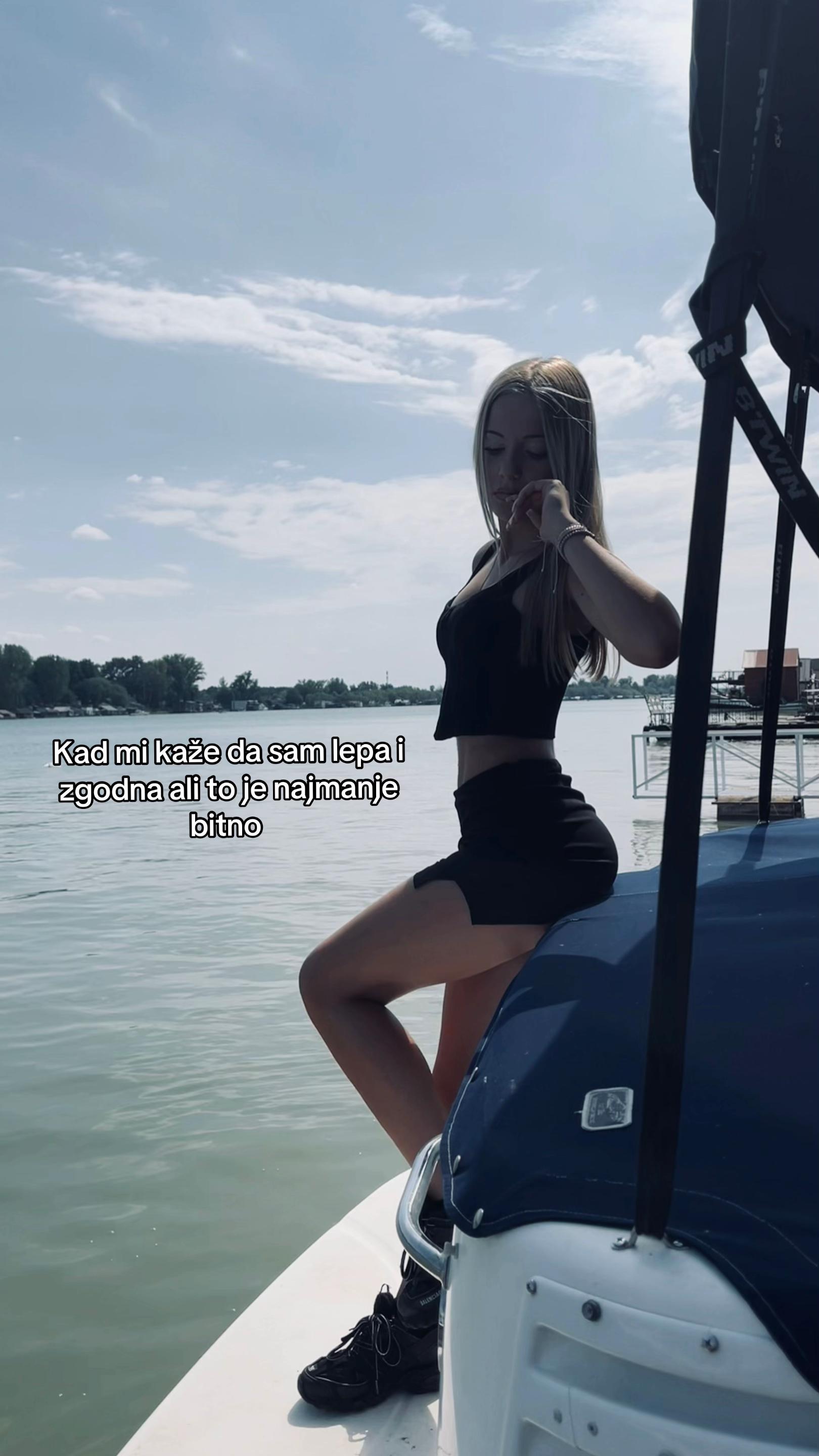 @user1364749252