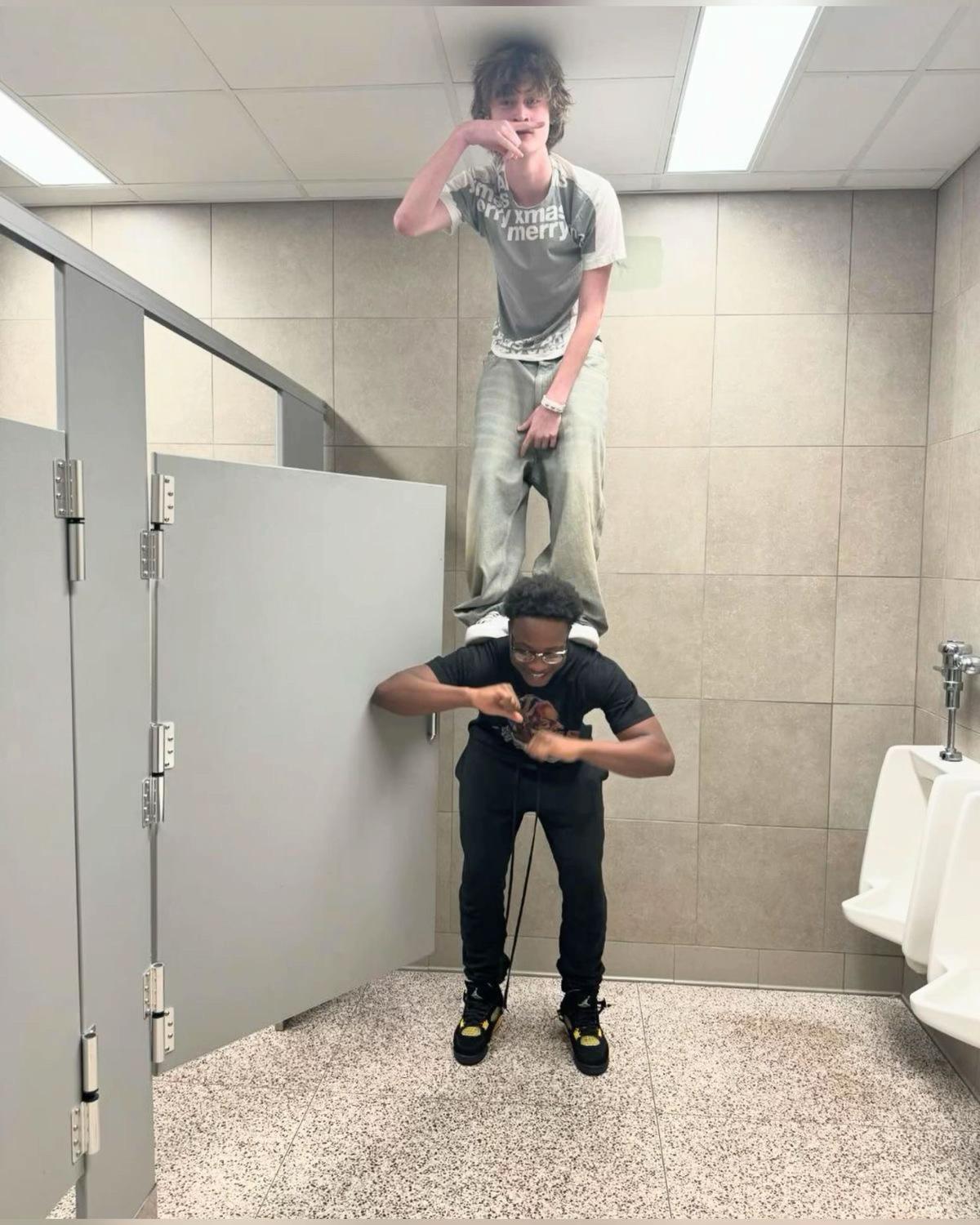 @underground.fits