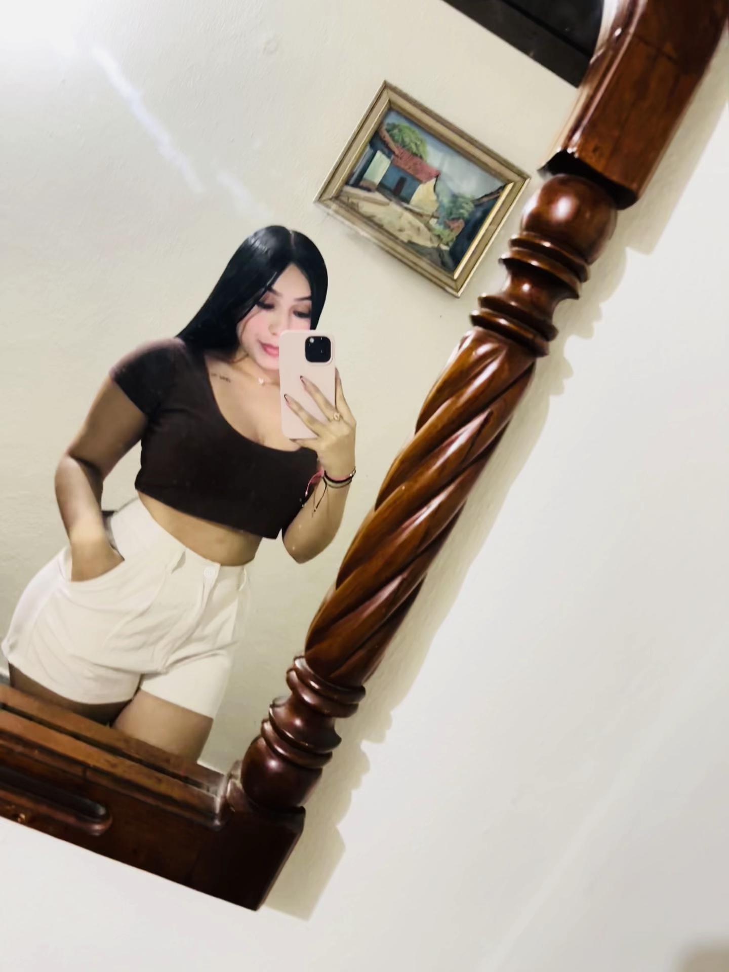 @𝓐𝓷𝓱𝓮𝓵𝔂𝓼🌷