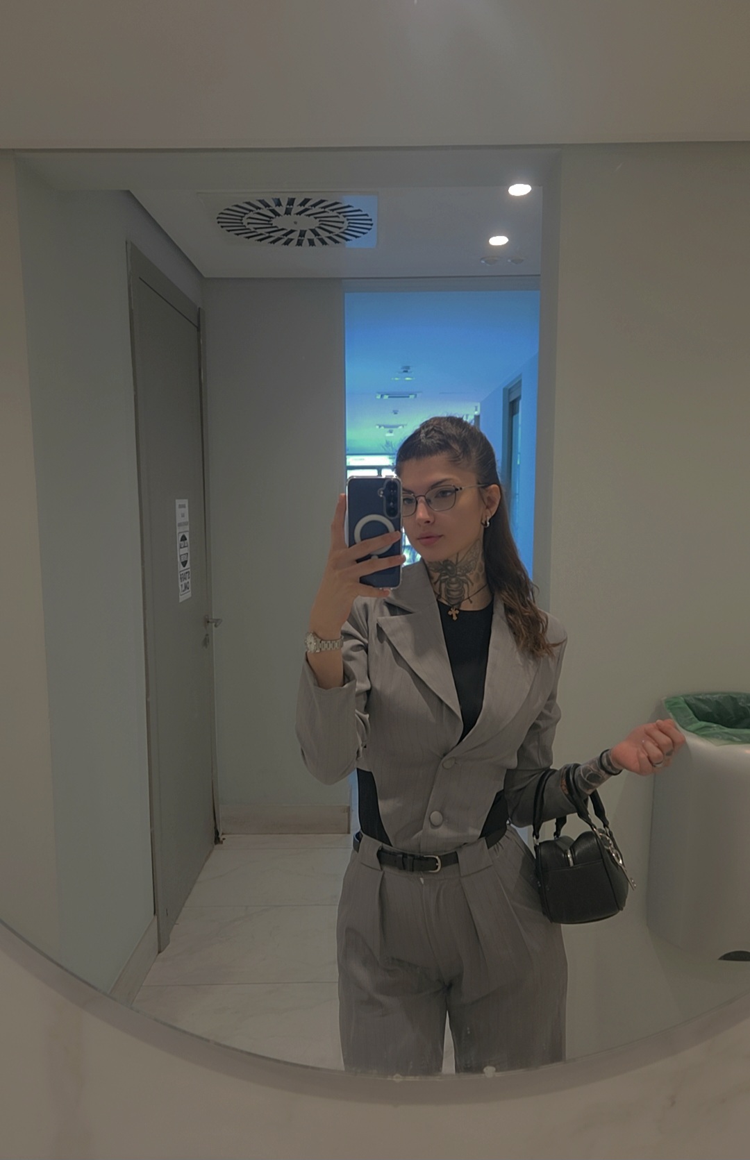 @Ана🇷🇸