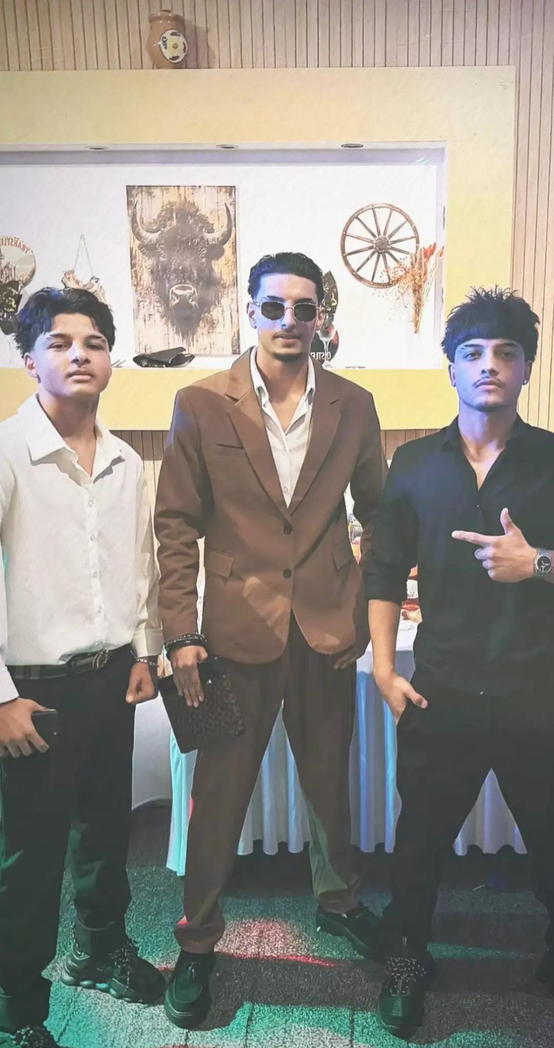 @BĂJENARU