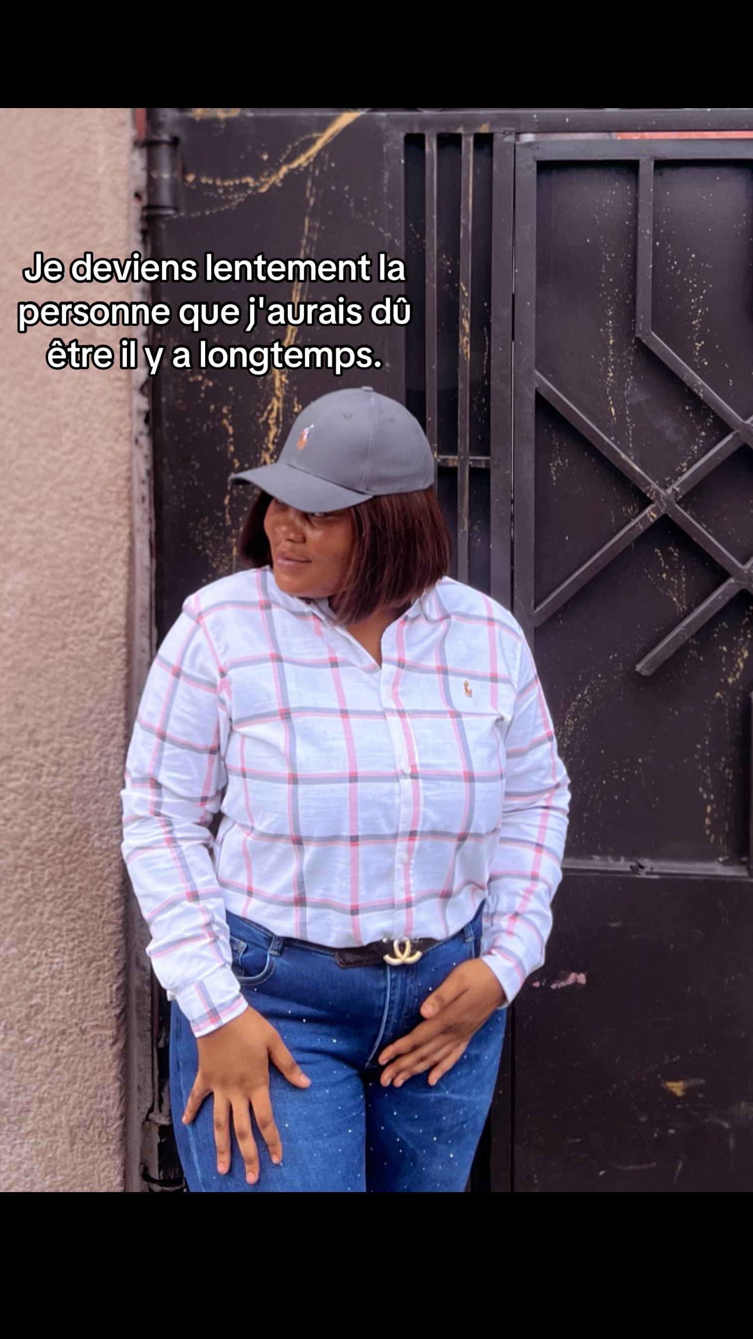 @La main gauche 🫲