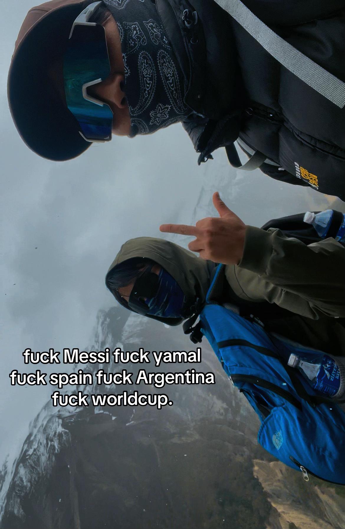 @️