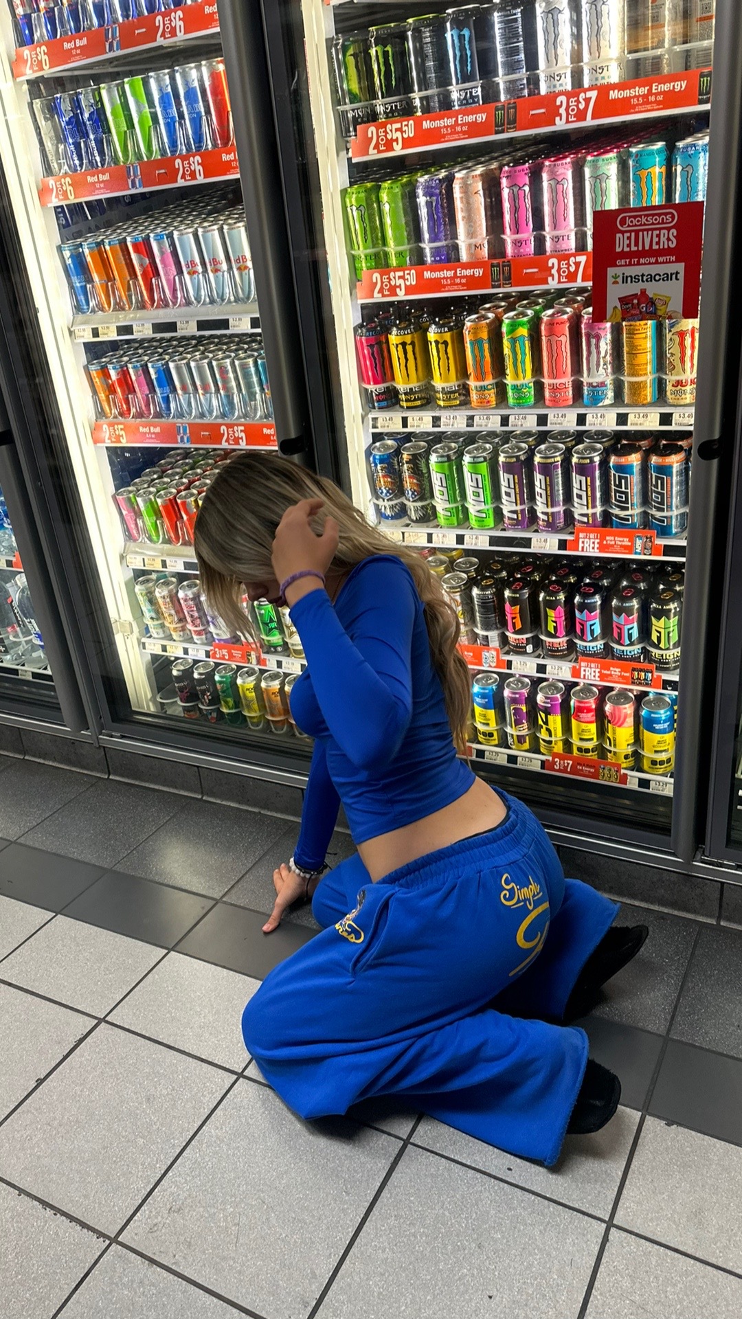 @👅