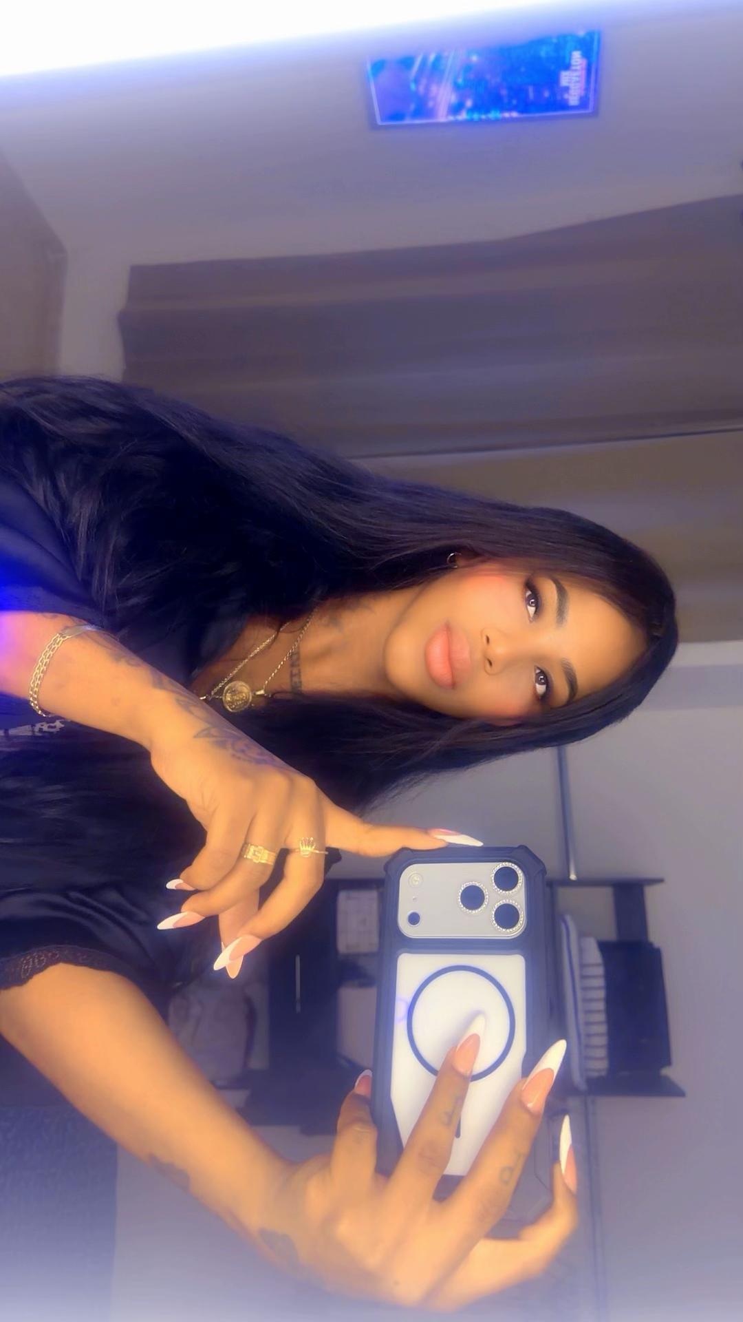 @Liane la viral🥰😍💚🩷