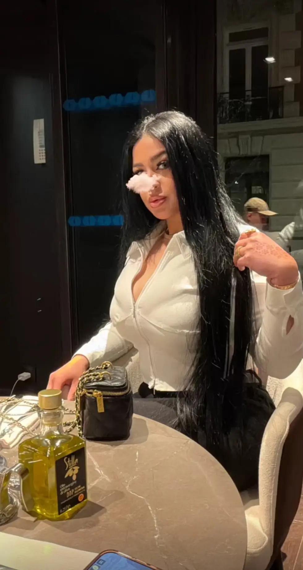@chahinez_