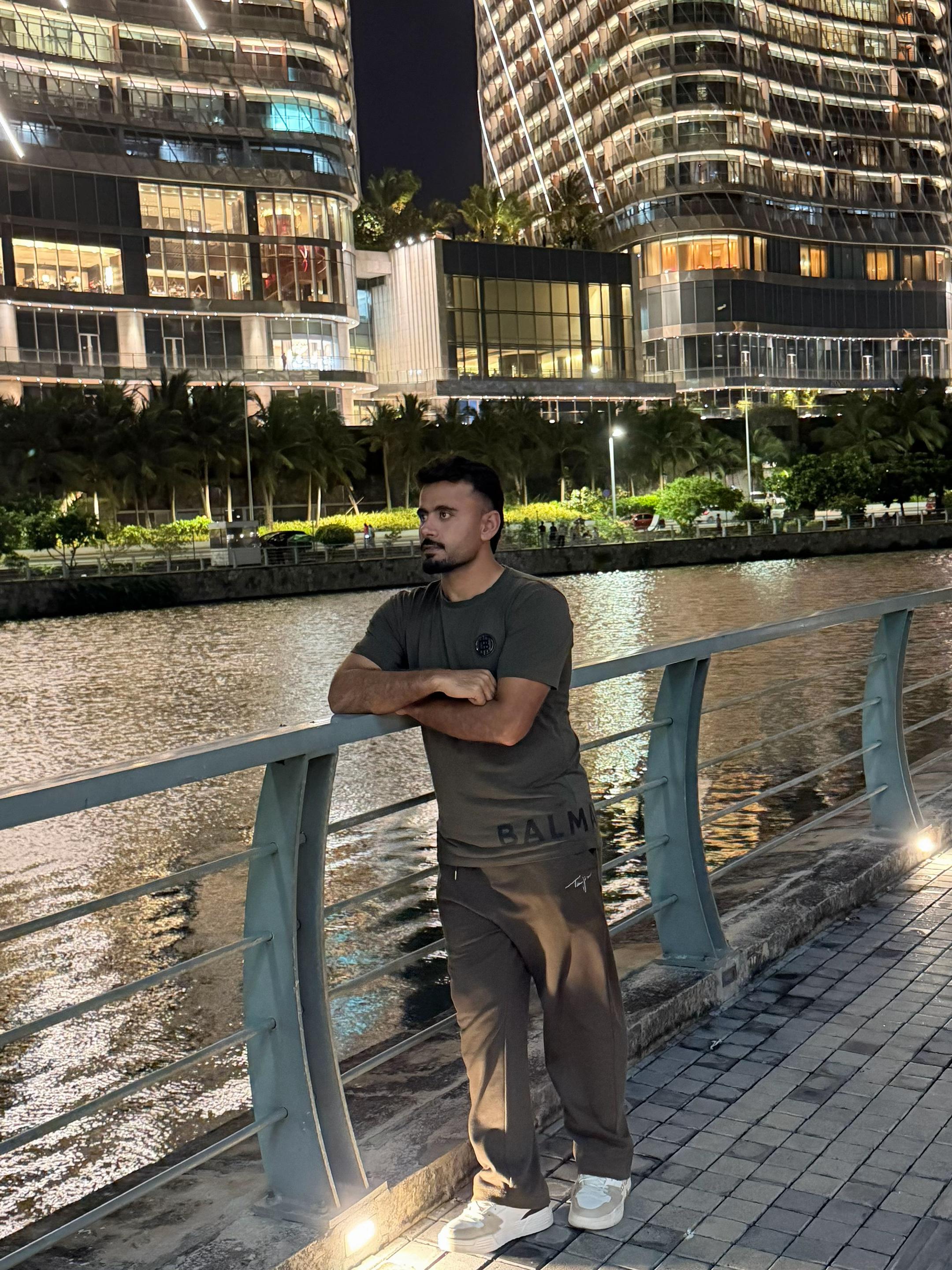 @Zahir Khan5326