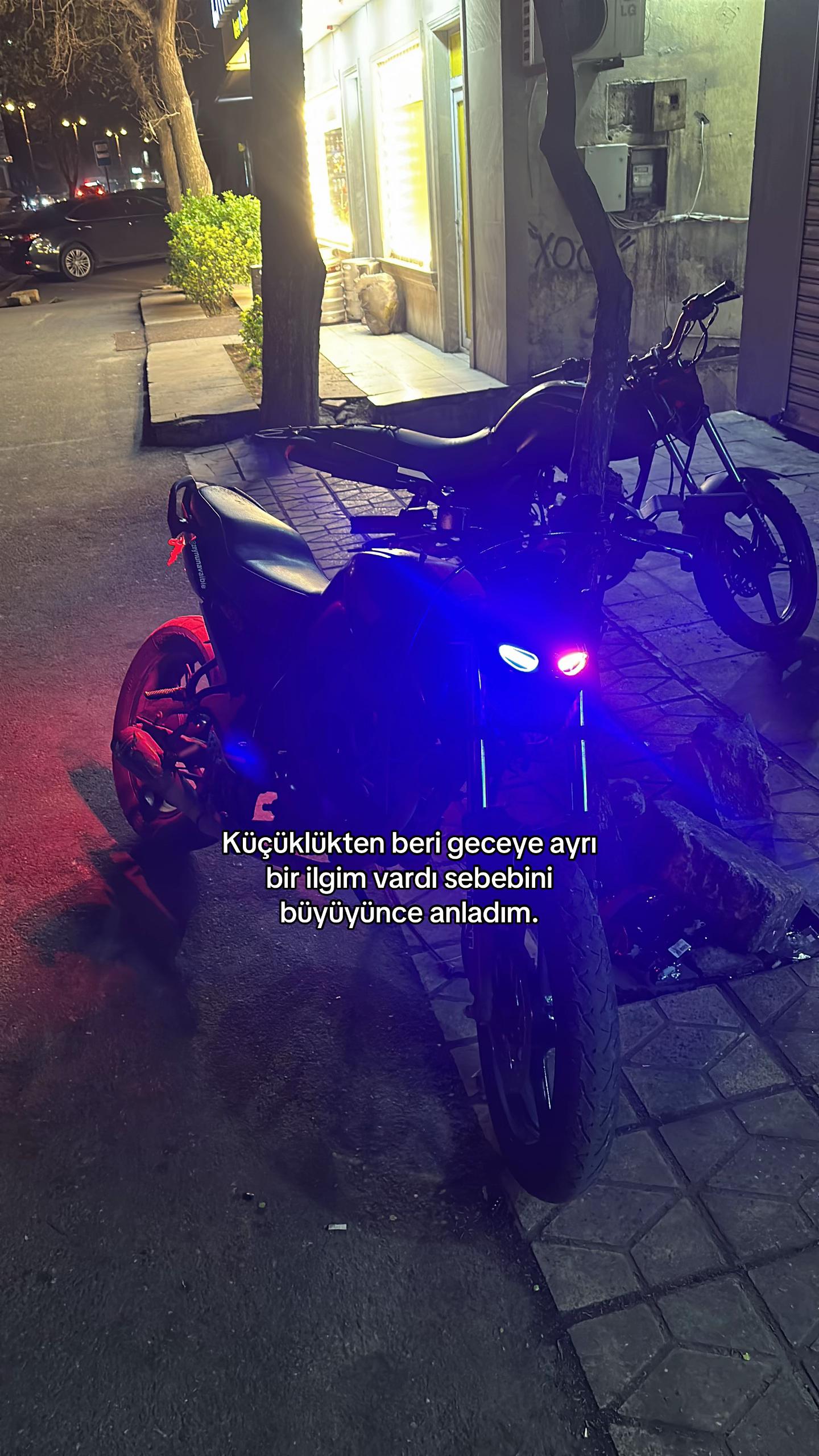 @Zeynn