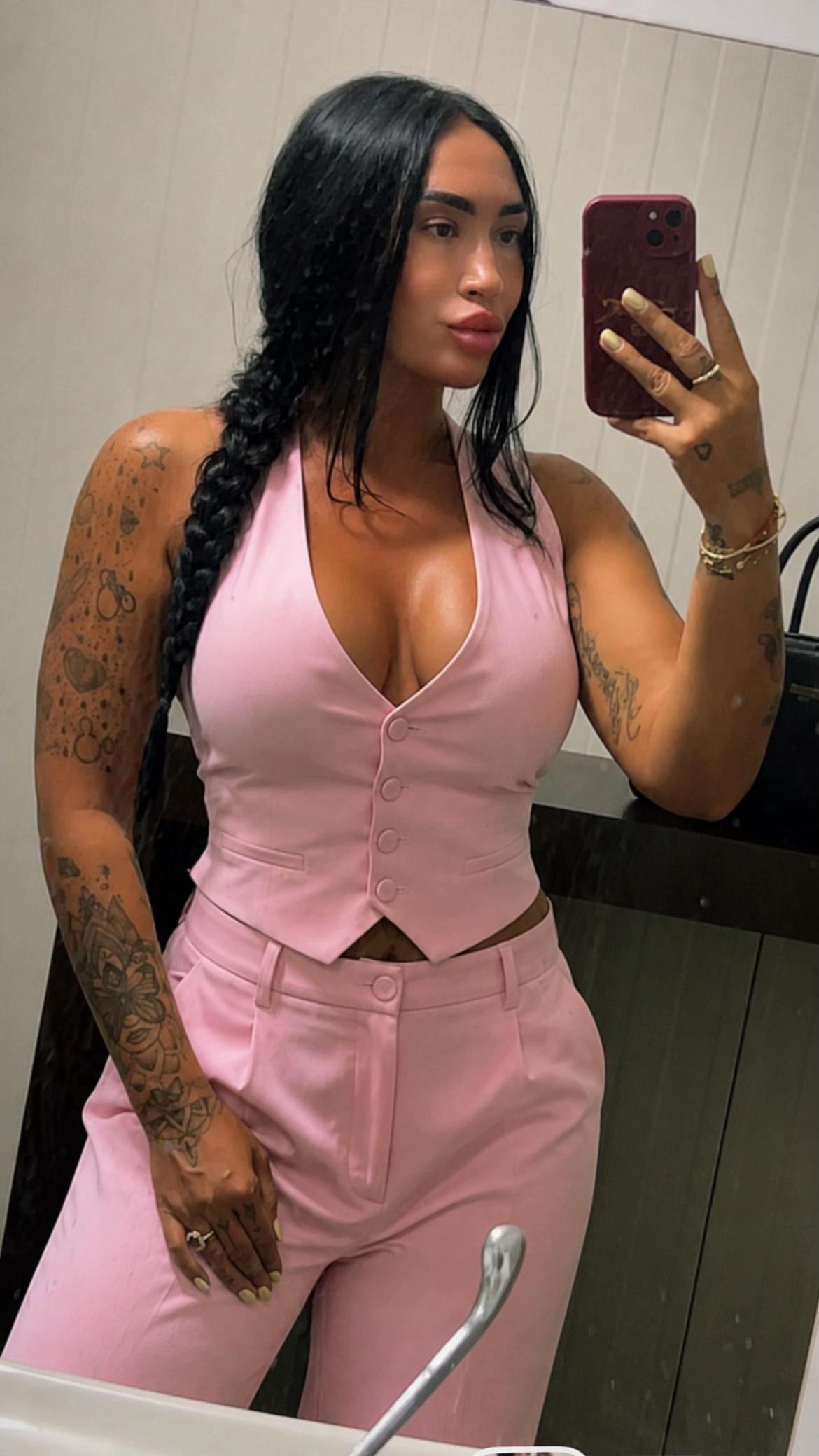 @🦋Nicoleta 🇷🇴