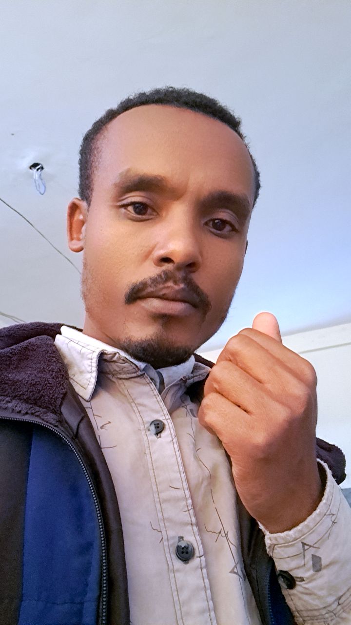 @Tesfahun Hailu/ና በይኝ ወምበርማ/