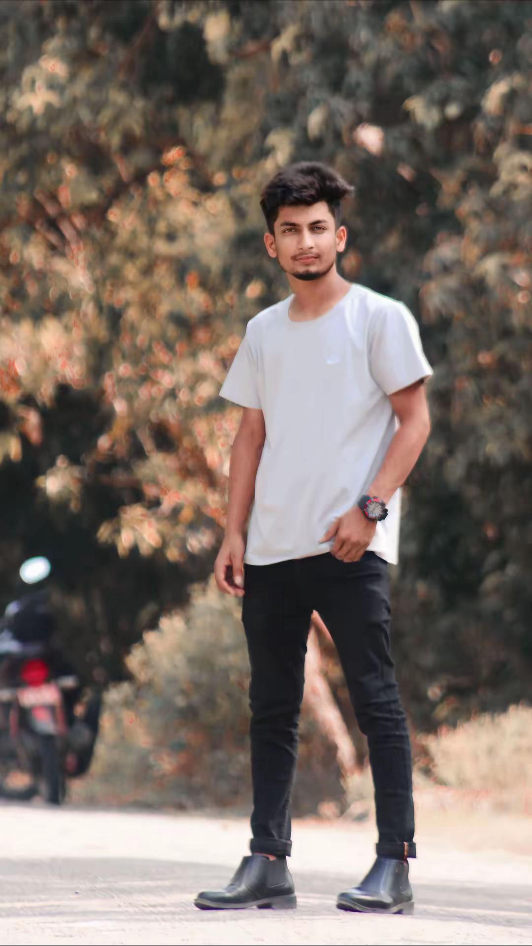 @👑Raza_ki_Rani👸❤️