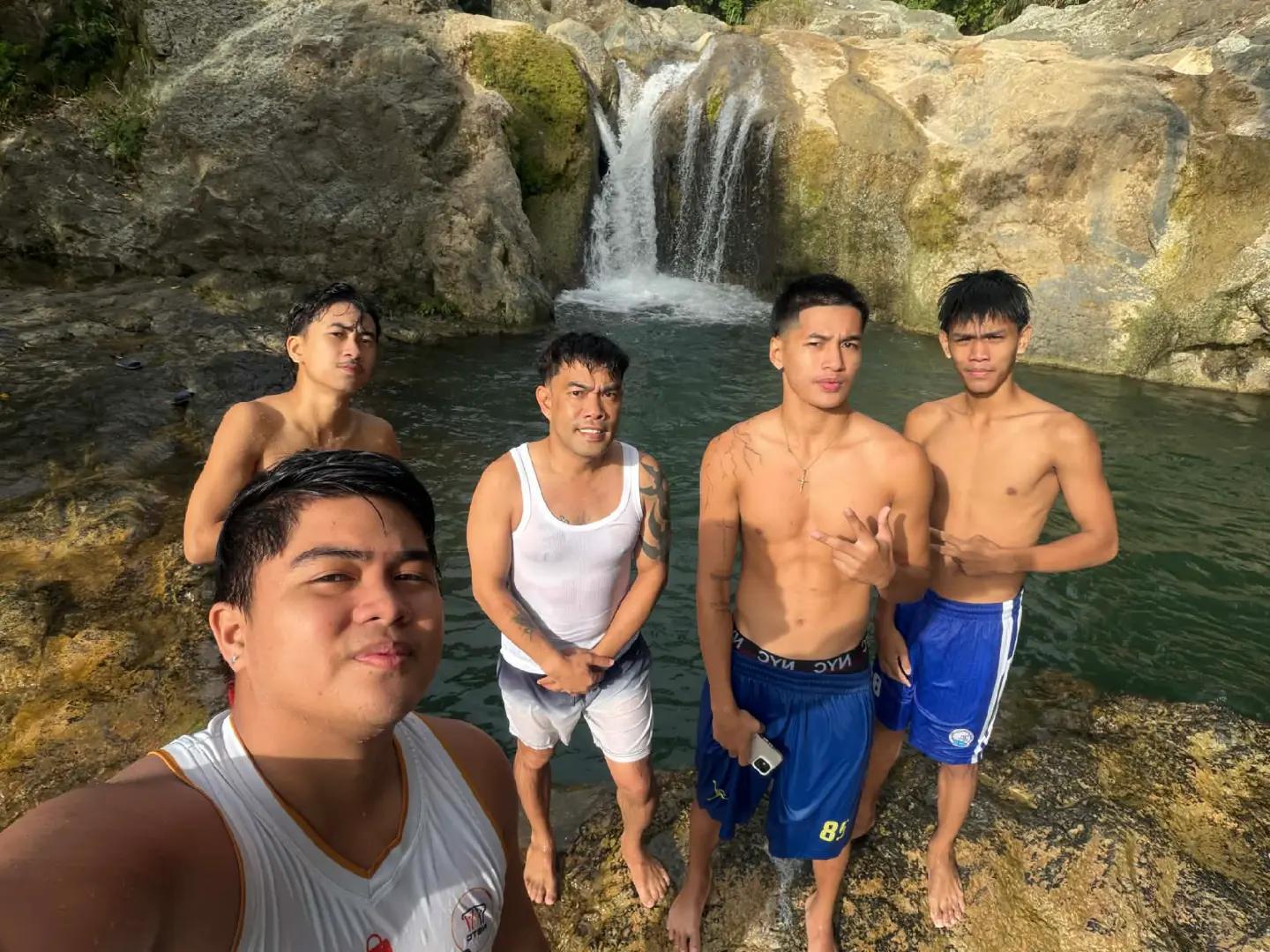 @apuyssss
