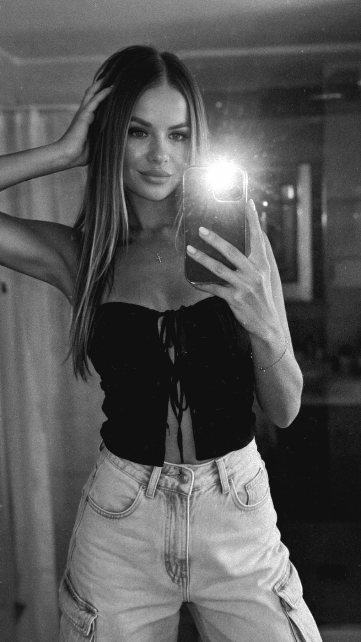 @elenacalmis425