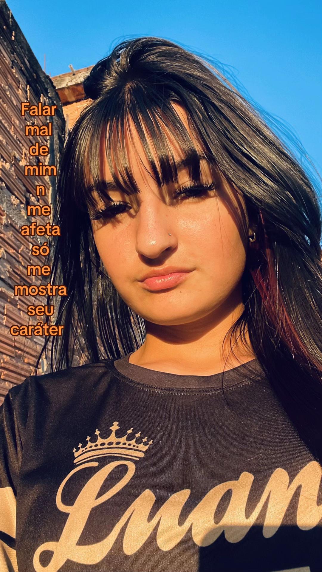 @_yasmin._.santos_