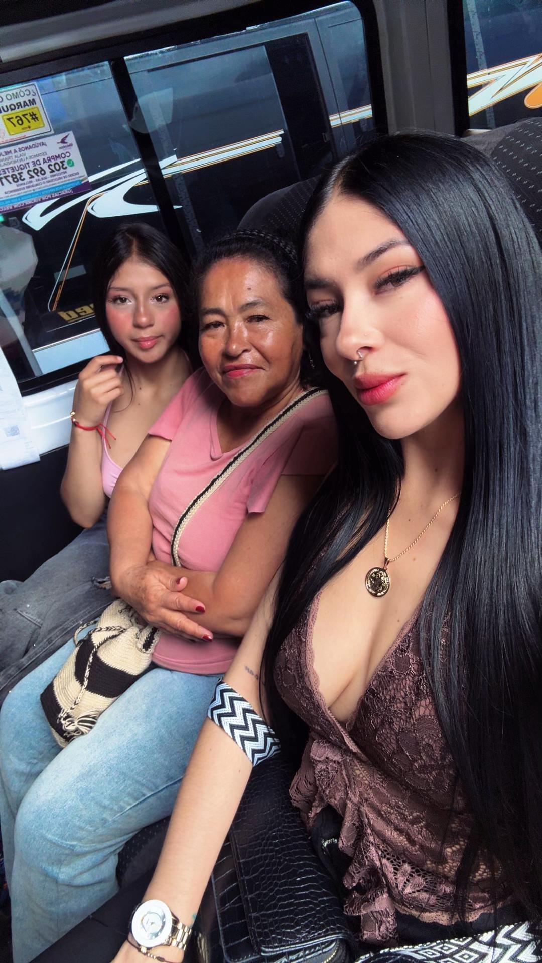 @💣&Aacute;ngela Vivi
