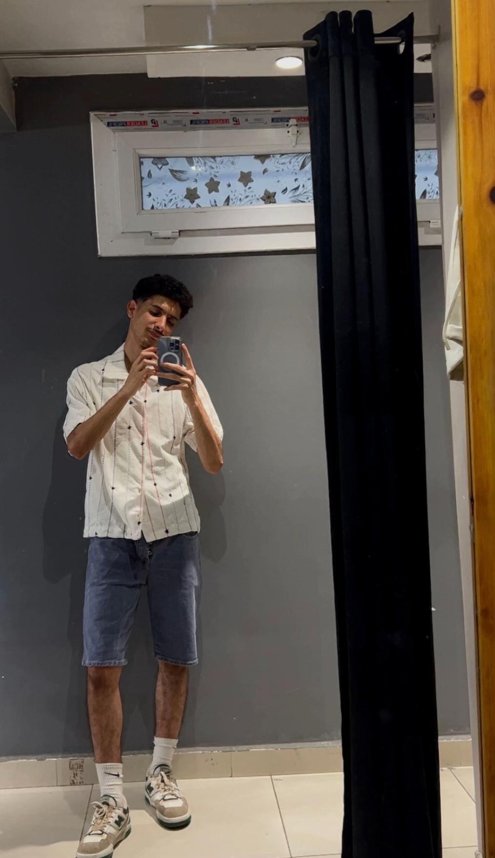 @Y.