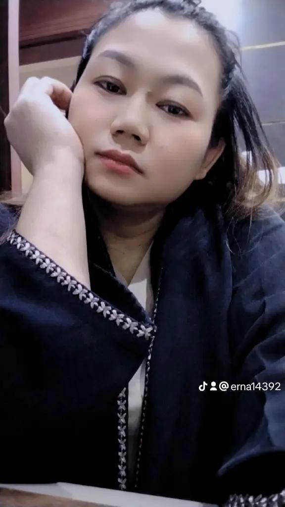 @Queena