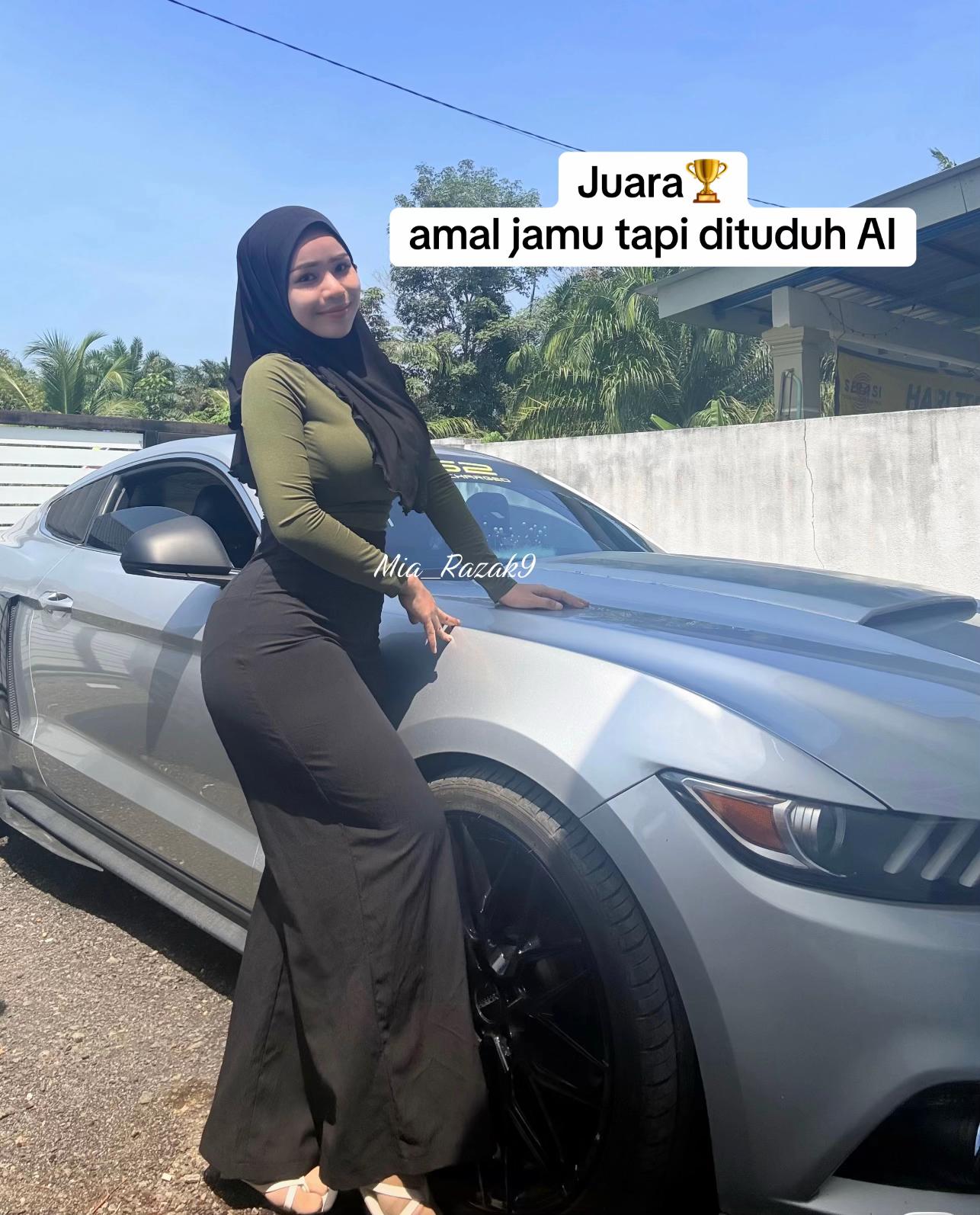 @Mia_Razak9