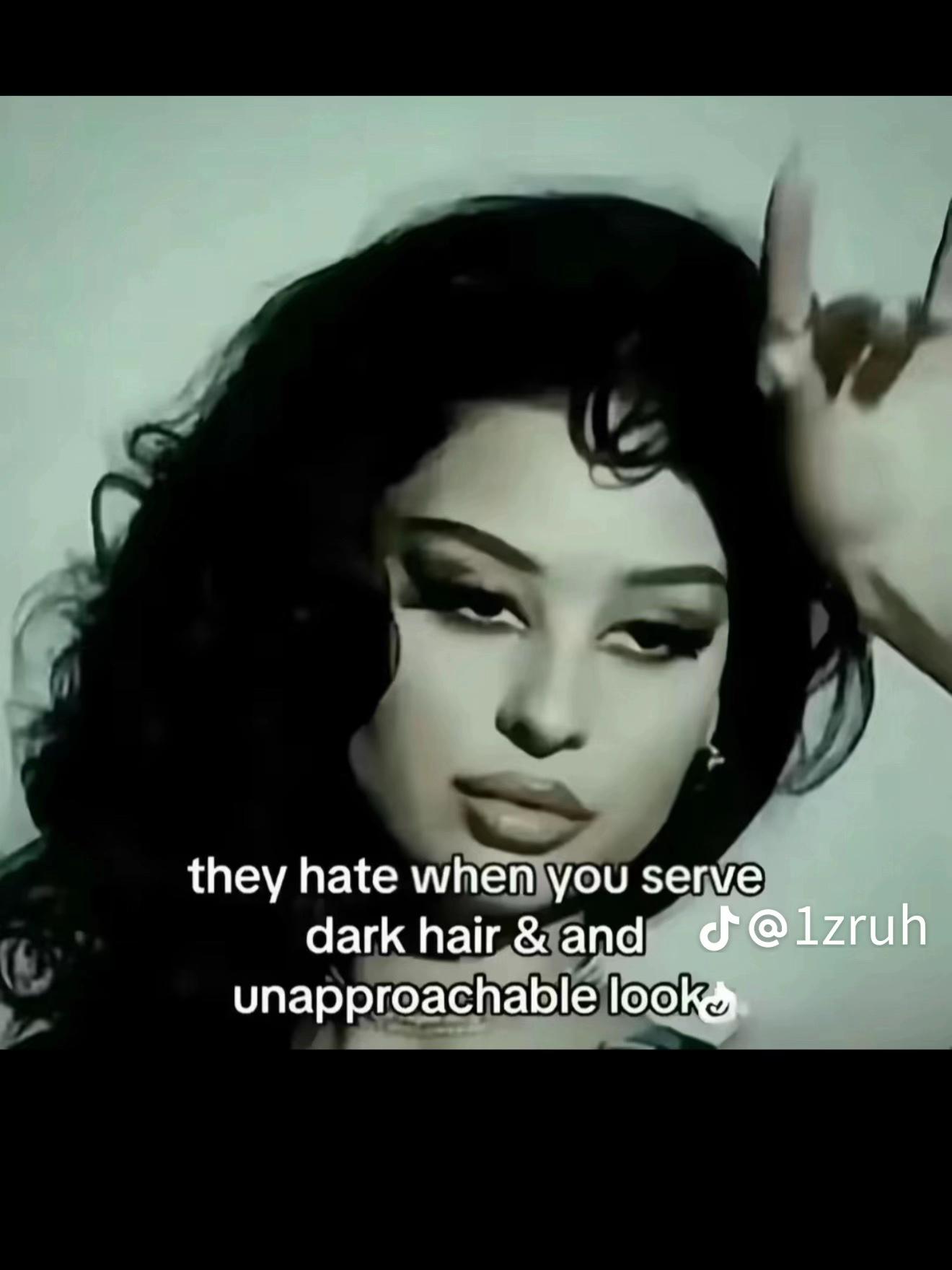 @𝐌