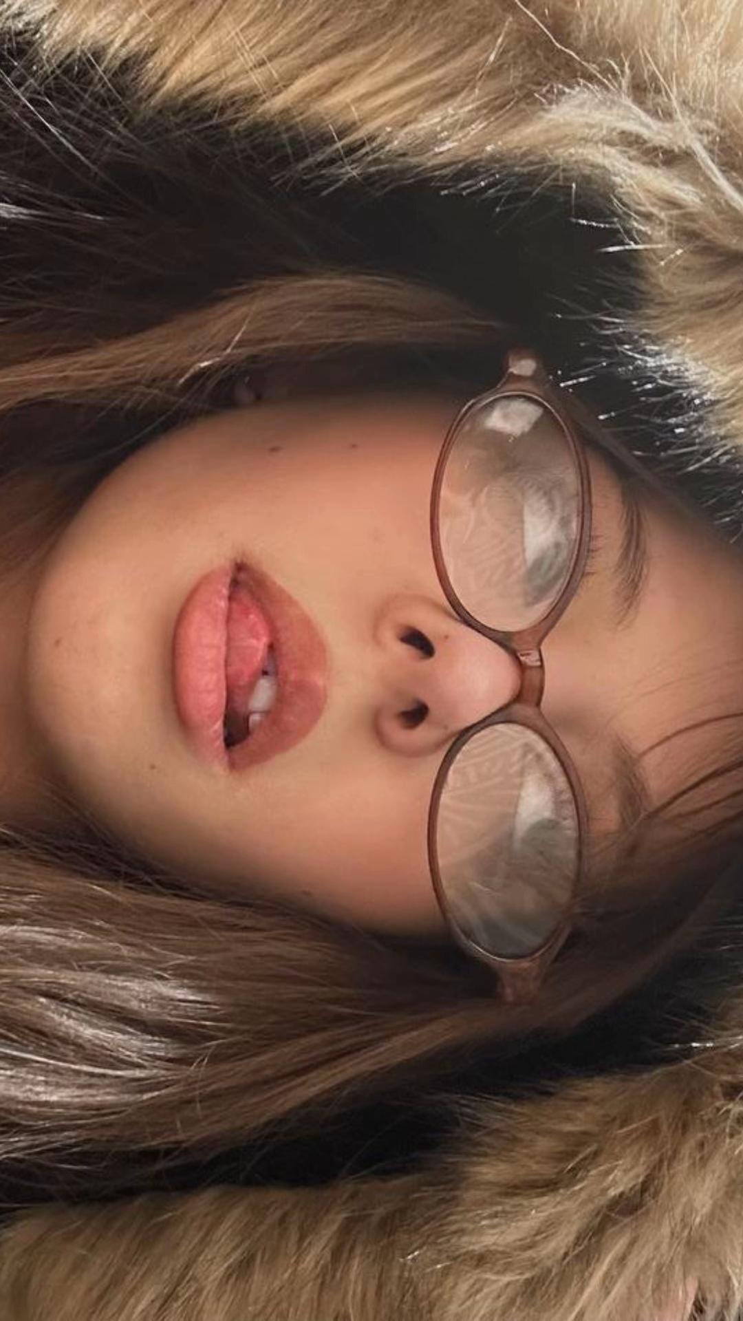 @𝑨.