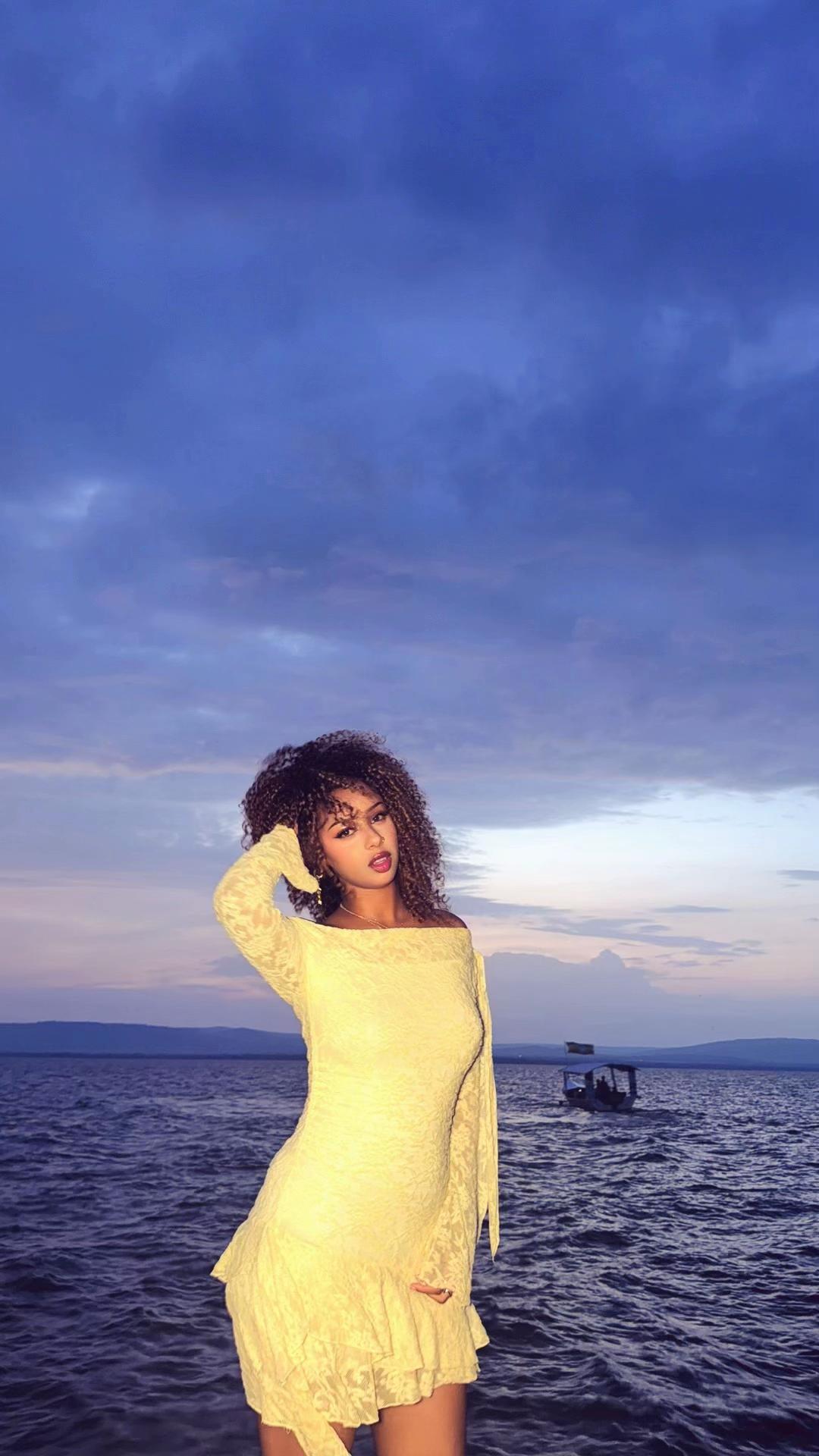 @𝓜𝓮𝓵𝓪𝓽✰