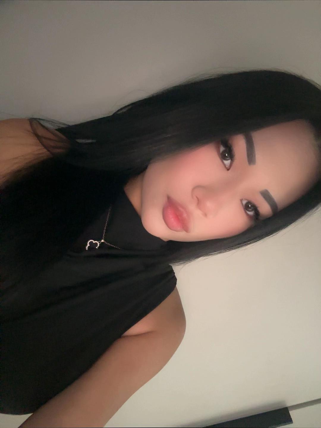 @elinaaa