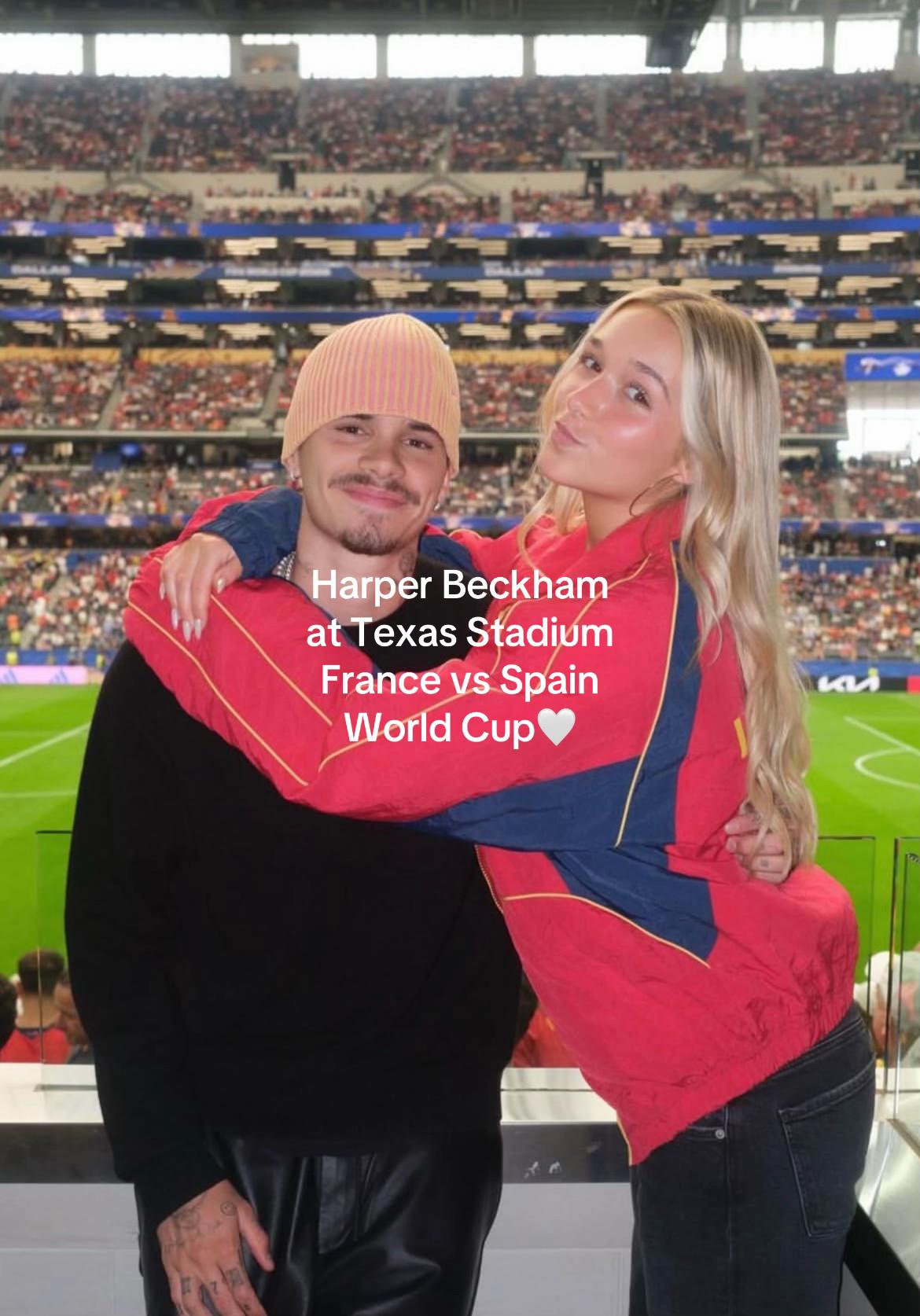 @harperbeckham (fan page🤍🪽)
