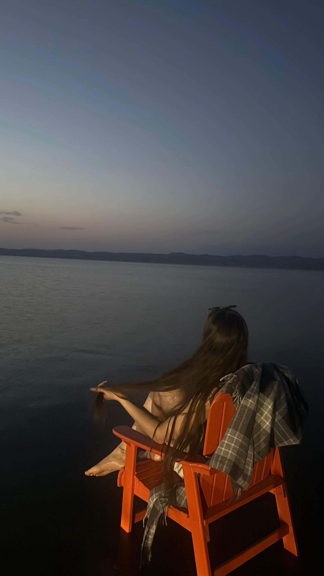 @𝑭