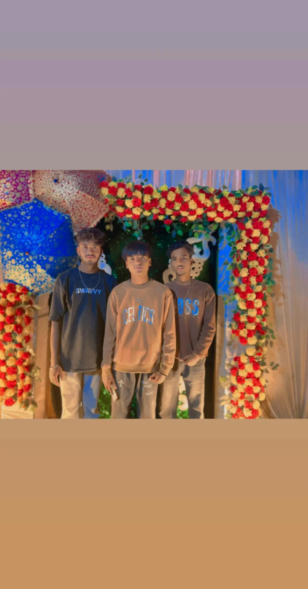 @꧁KING♛AMIT꧂