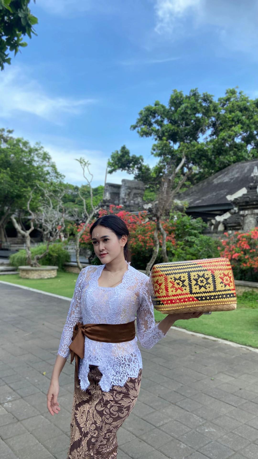 @agathaputeri