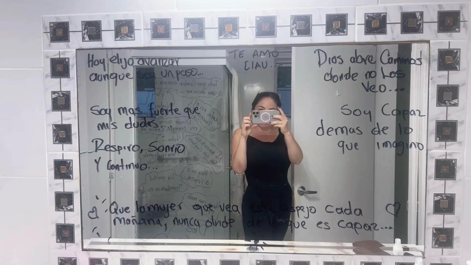 @clauguzman.co