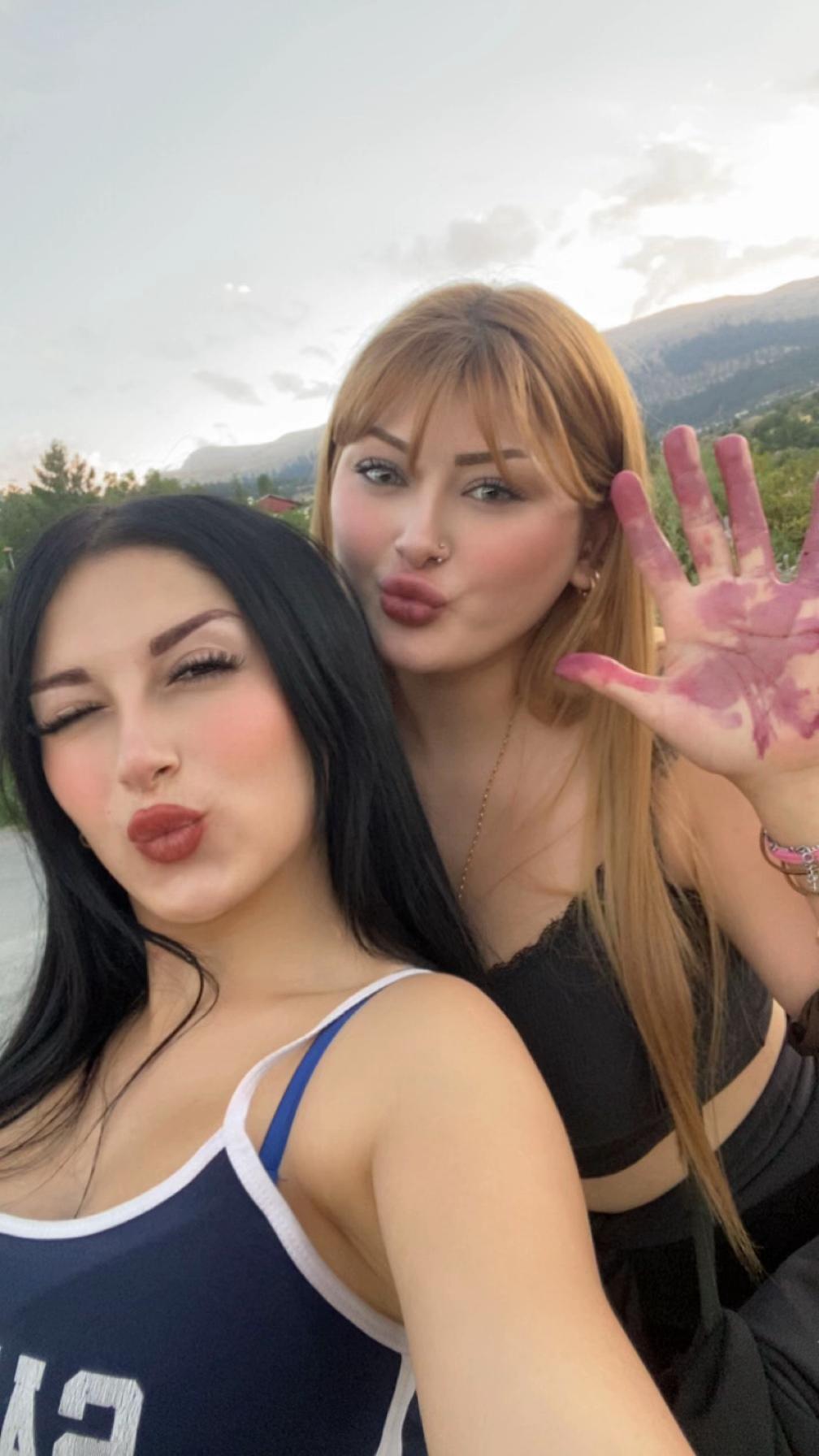 @Burcu yıldız ✨