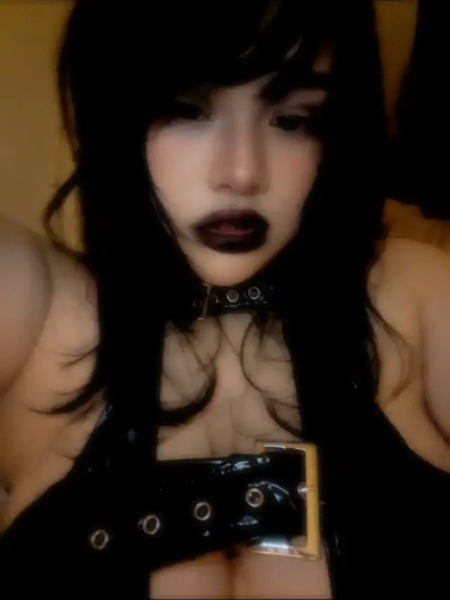 @sacredvixen