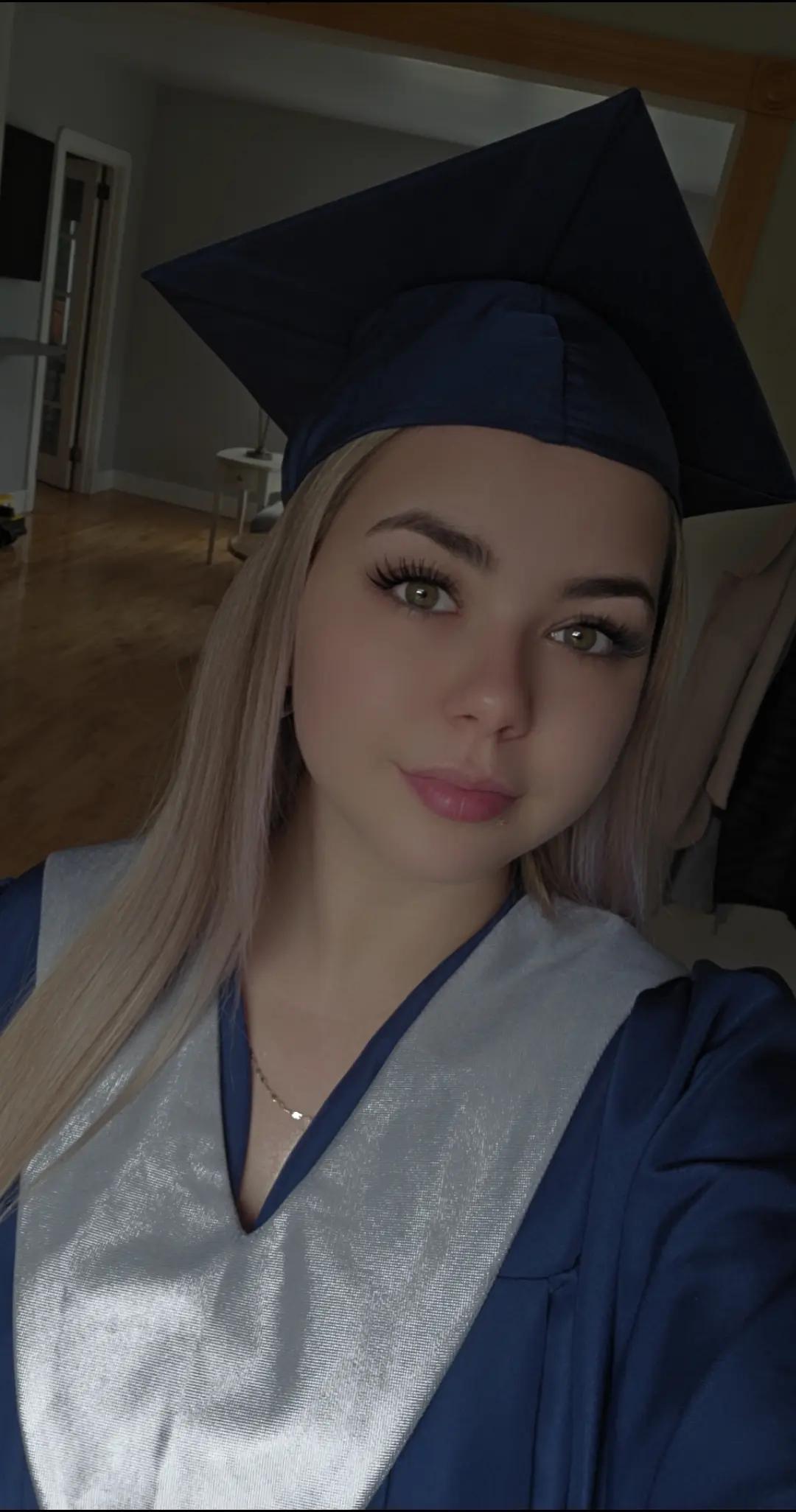 @🌸 Danika 🌸
