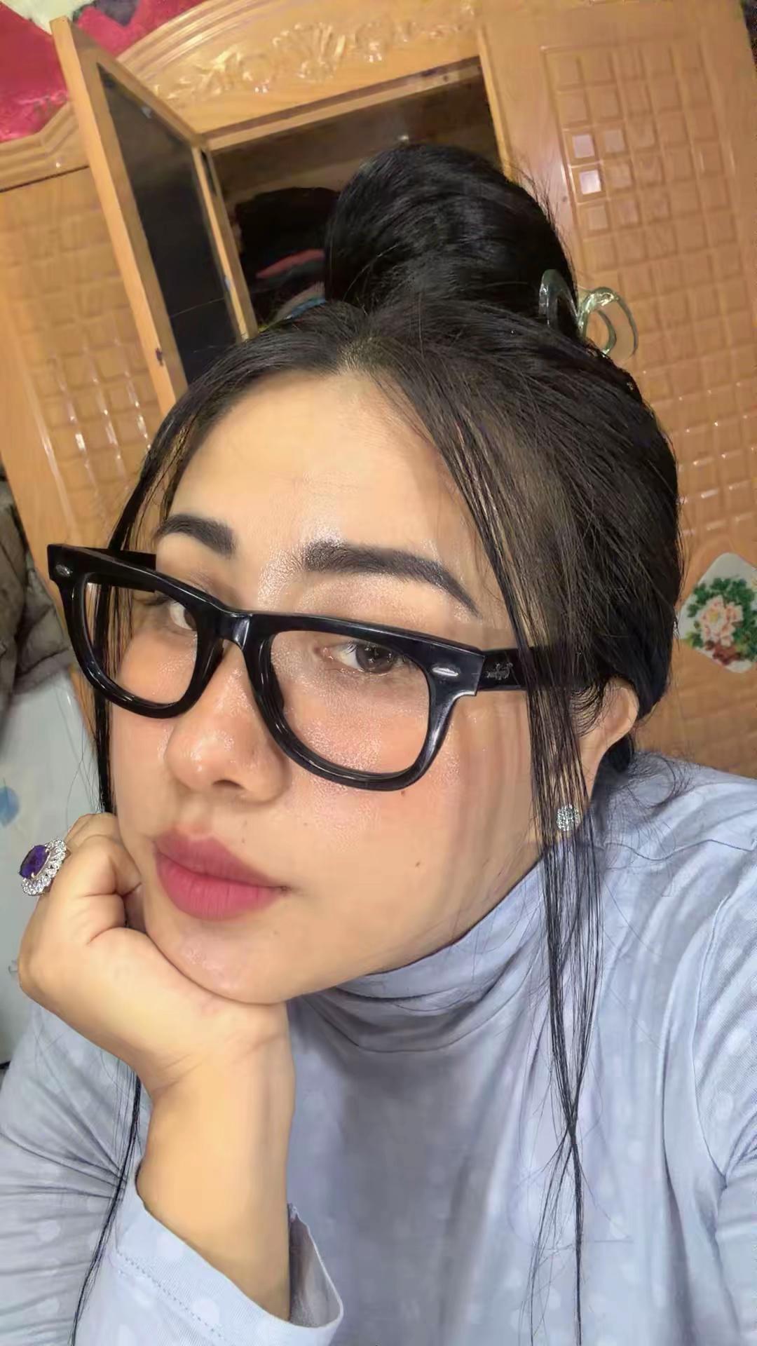 @Nyein🌻👑(Official Acc✅)