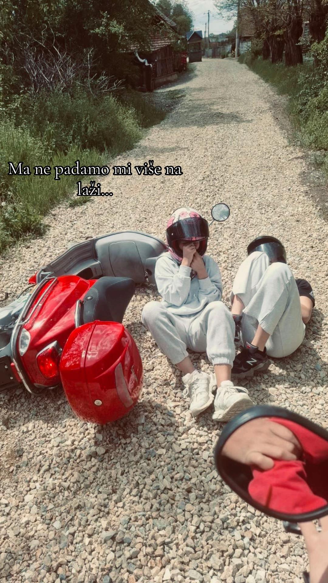 @L U N A๐ซ