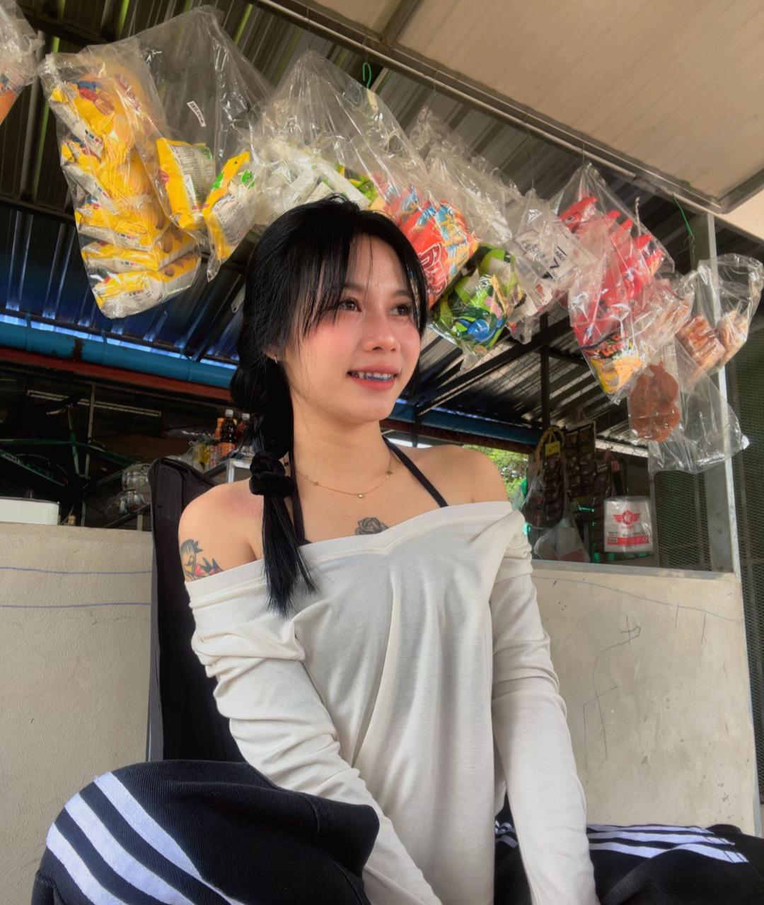 @จอย