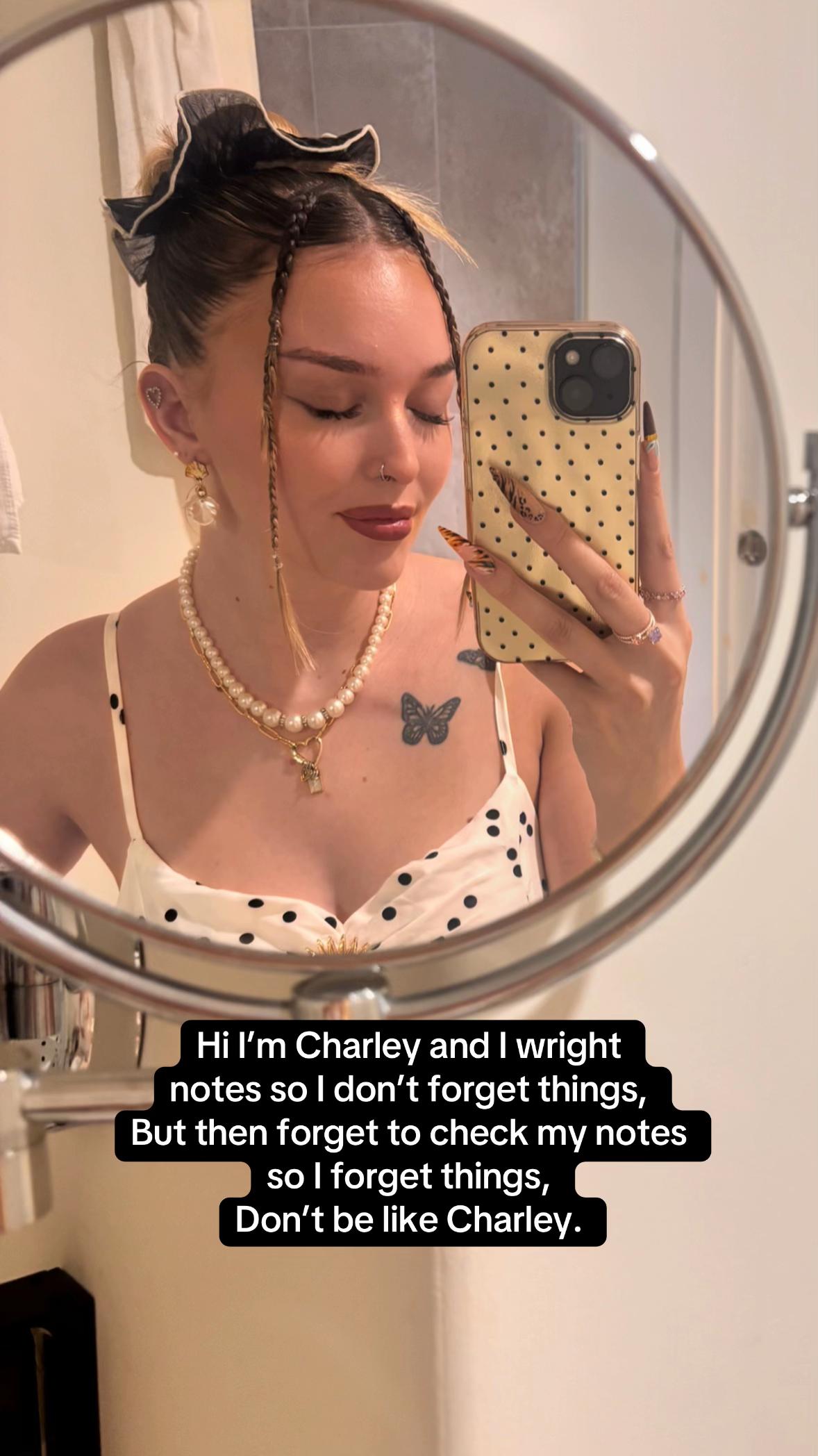 @Charley Frost🍒🌸
