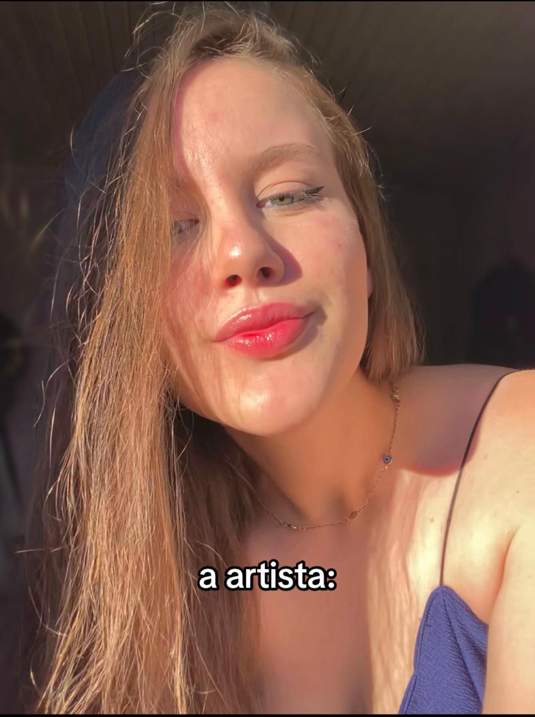 @D&Eacute;BORA🐝