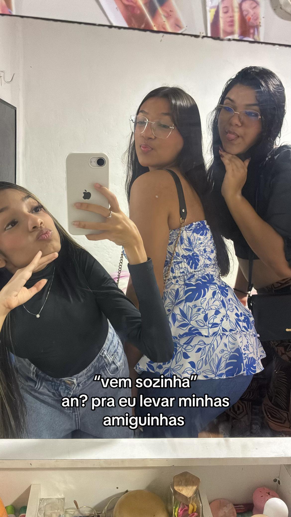 @júlia guedes