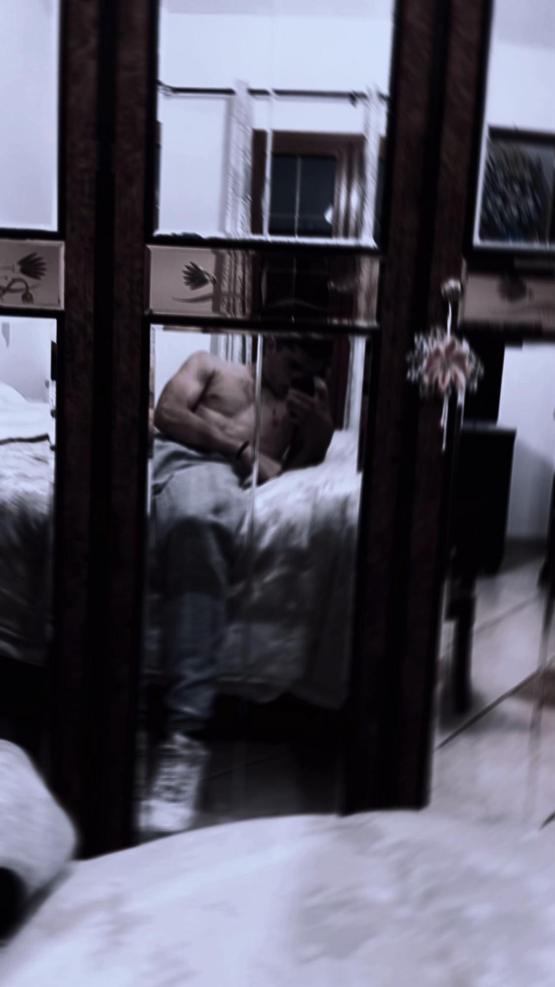 @🦅