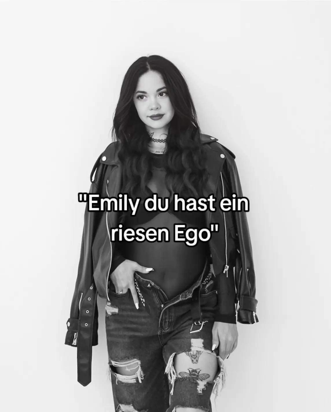 @E M I L Y 🎸