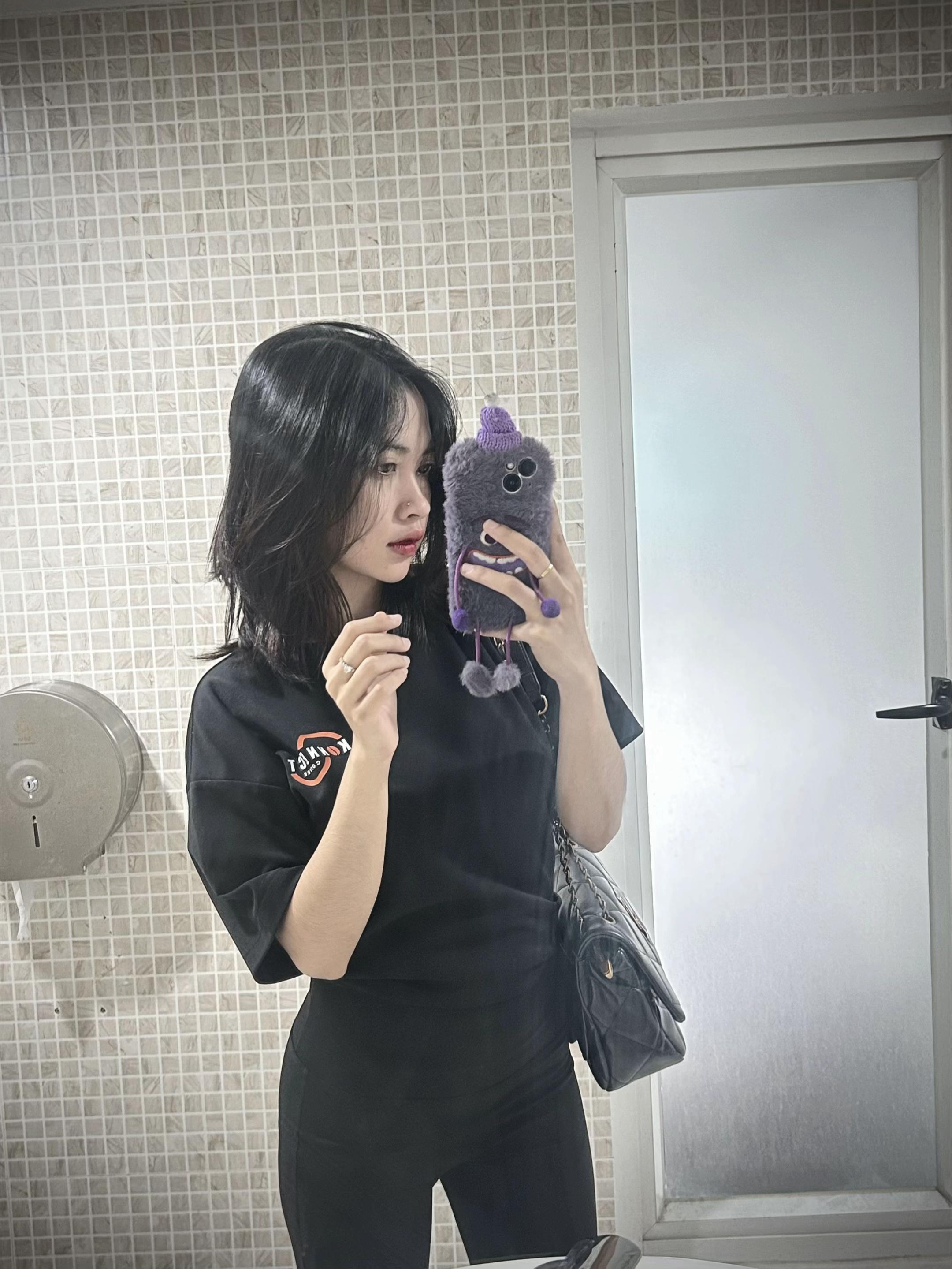 @Ployy
