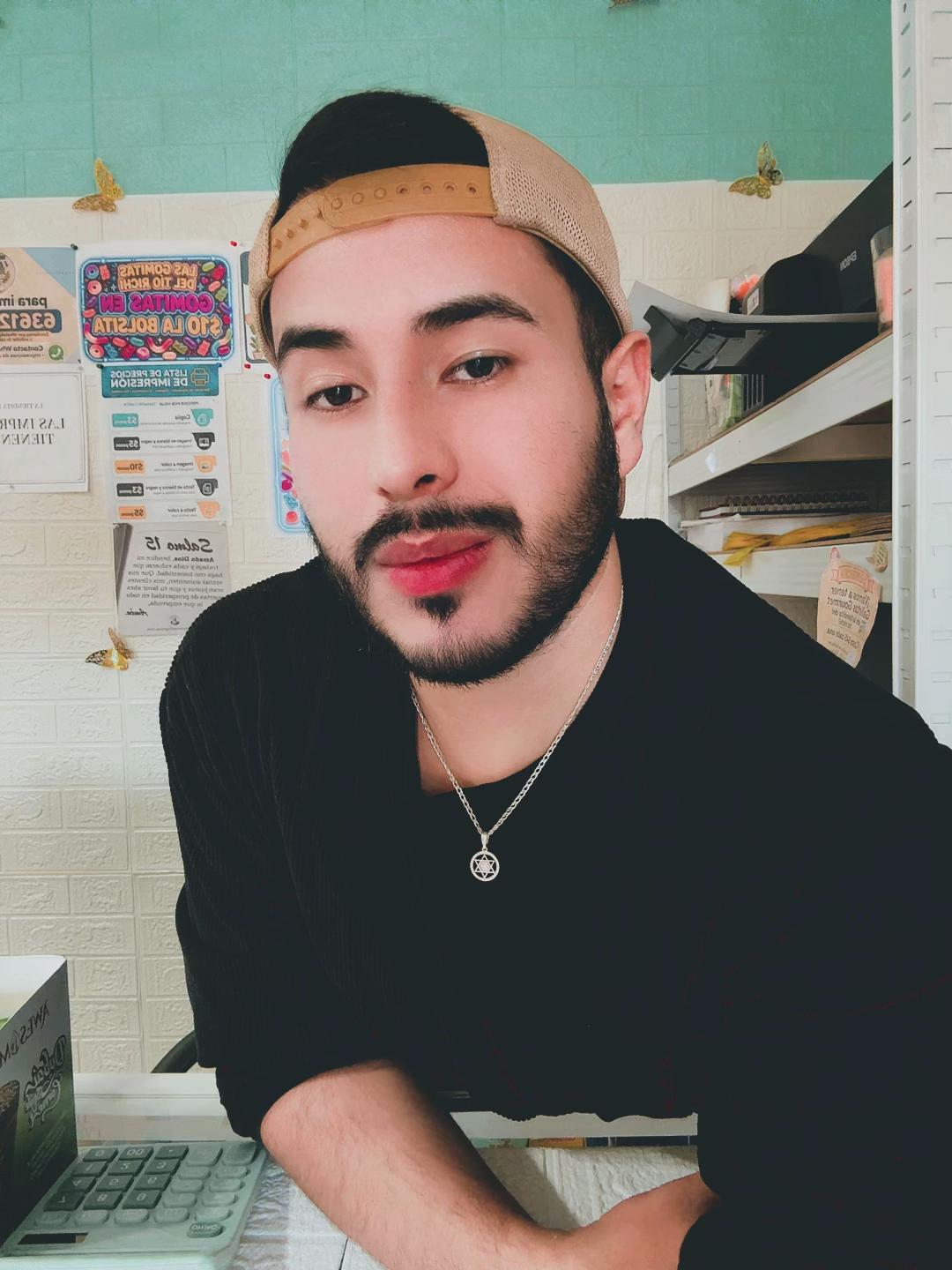 @Ricardo Carbajal Güereque