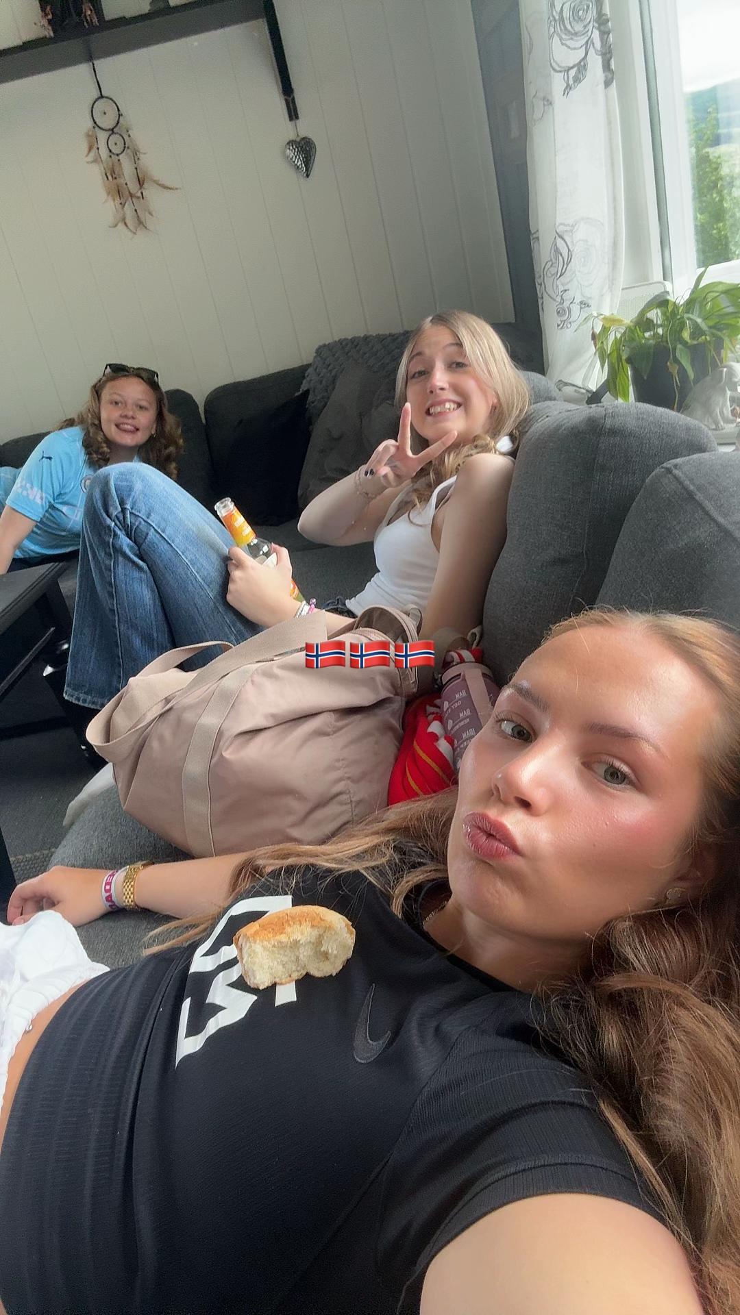 @CAMILLA RØSTE⚡️