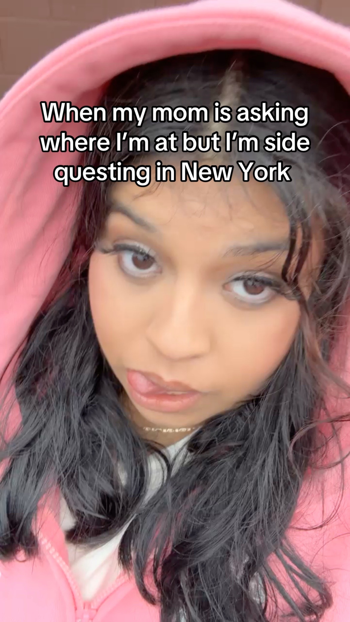 @Jazmin / Latina creator