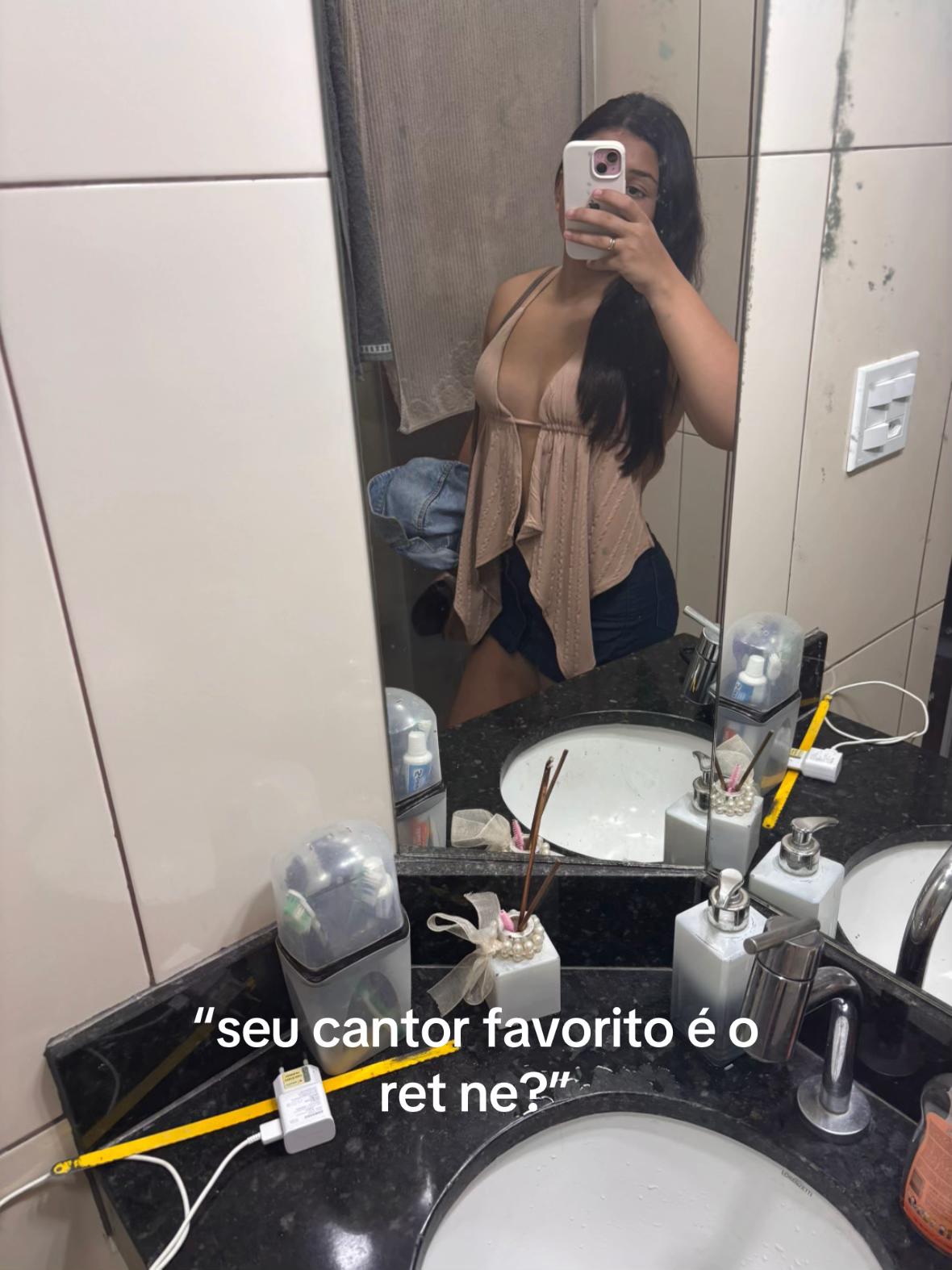 @mentira, é a Lara