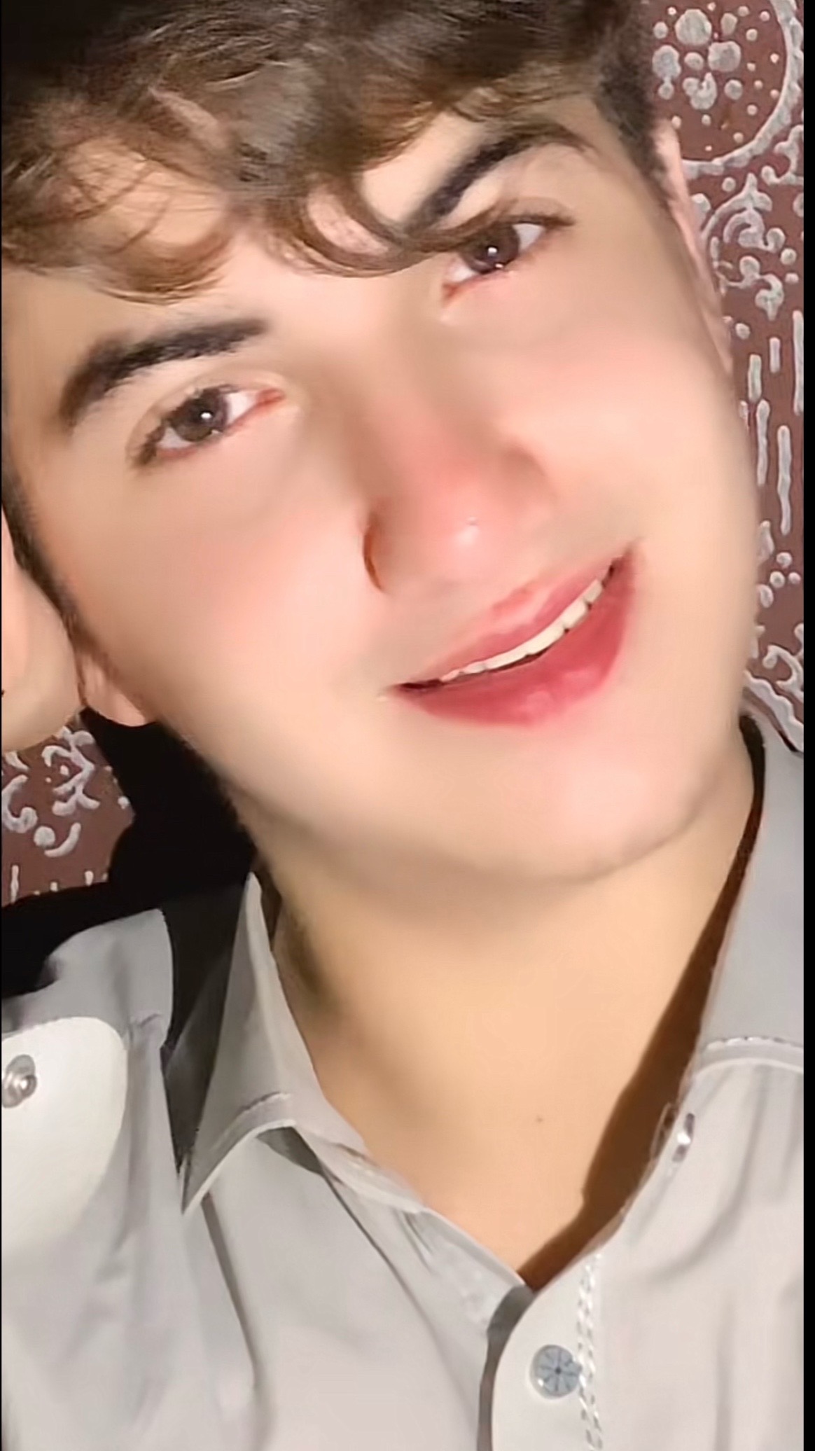 @༻𝑼𝑲.义💸